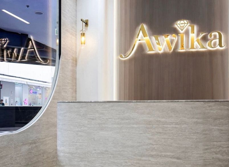 Curved Reception Desk Design Ideas for Modern Commercial Interiors