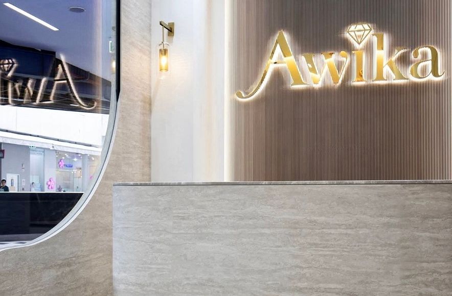Curved Reception Desk Design Ideas for Modern Commercial Interiors