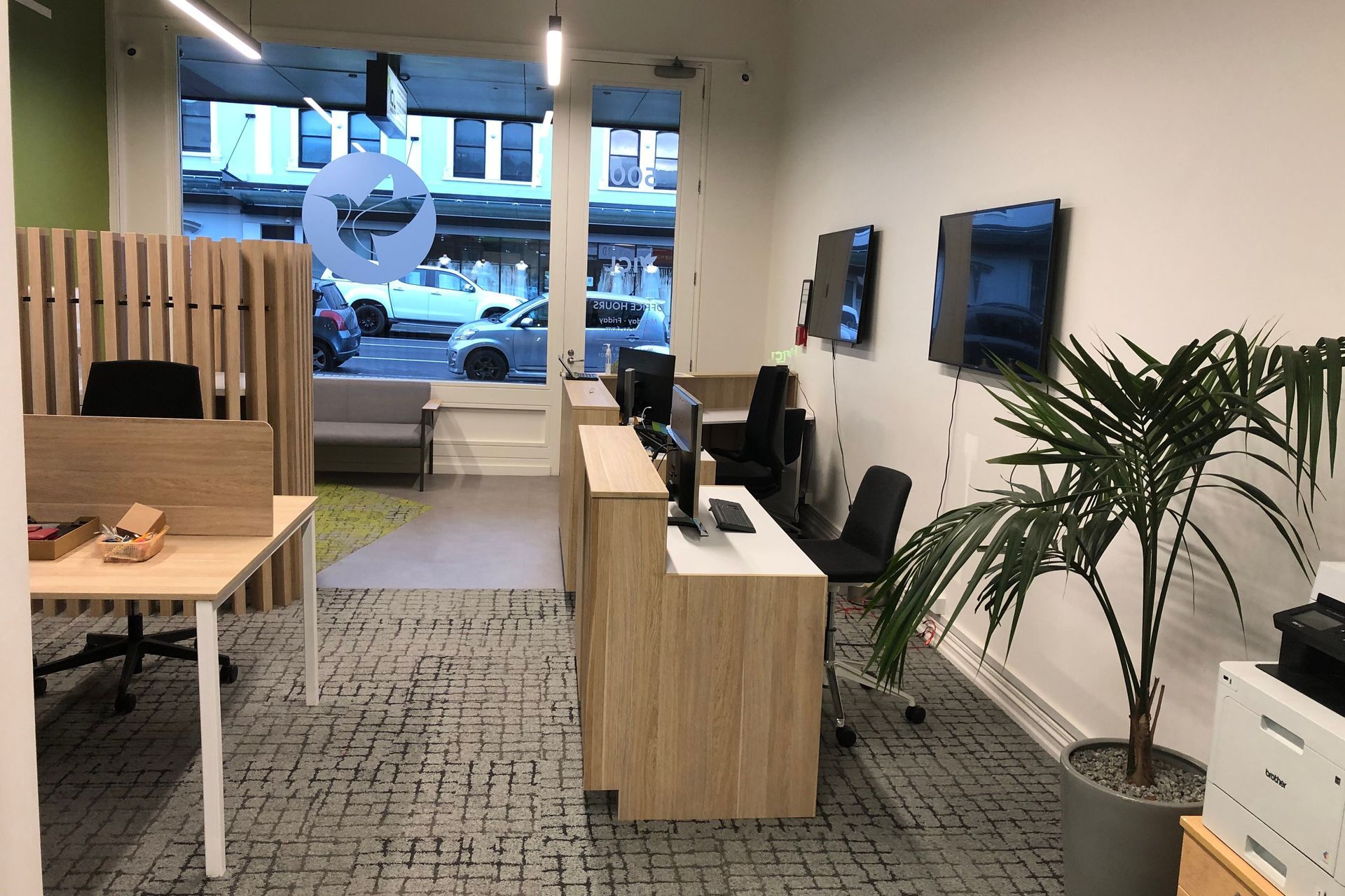 shop fitting/office furniture