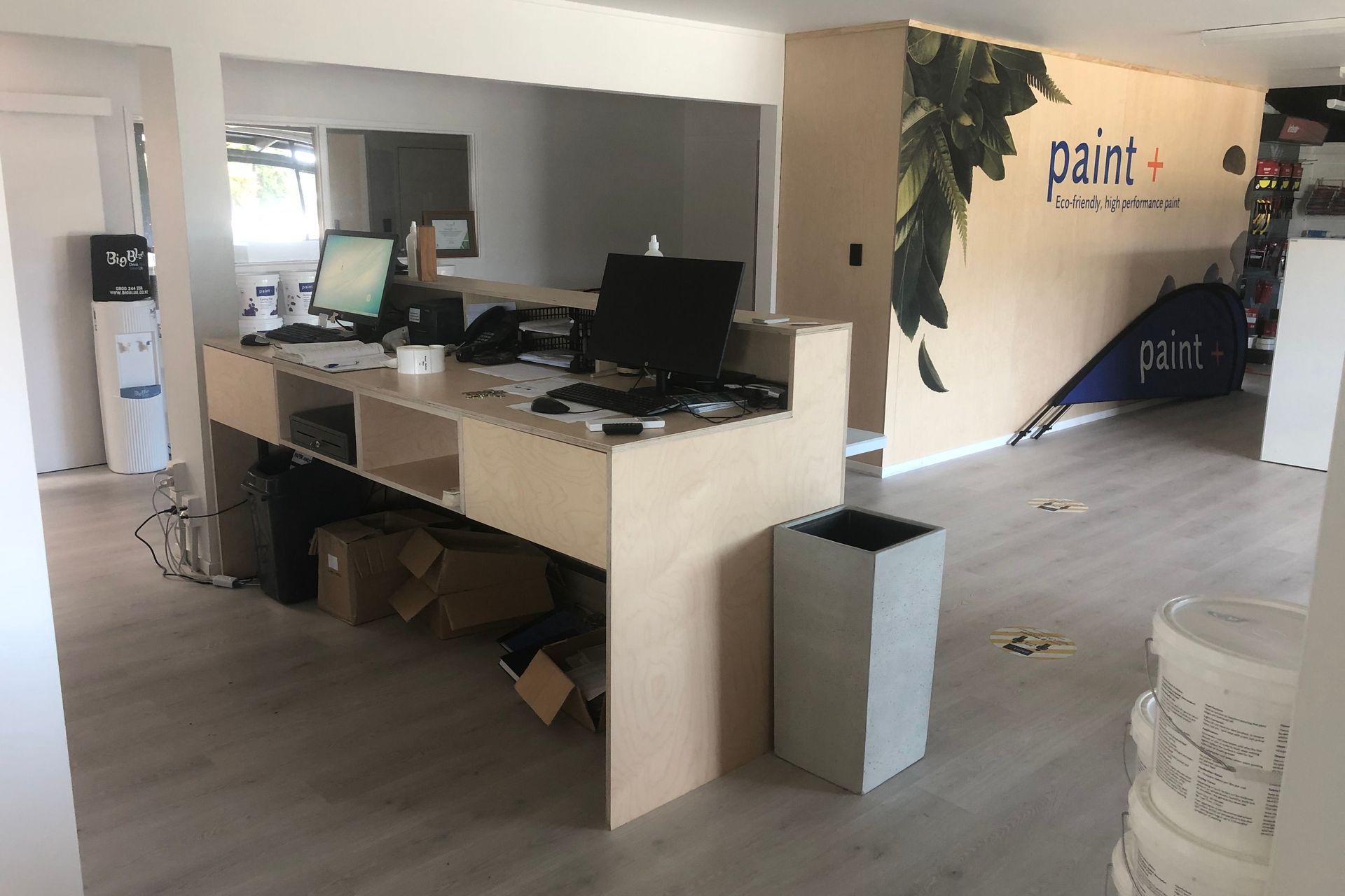 shop fitting/office furniture