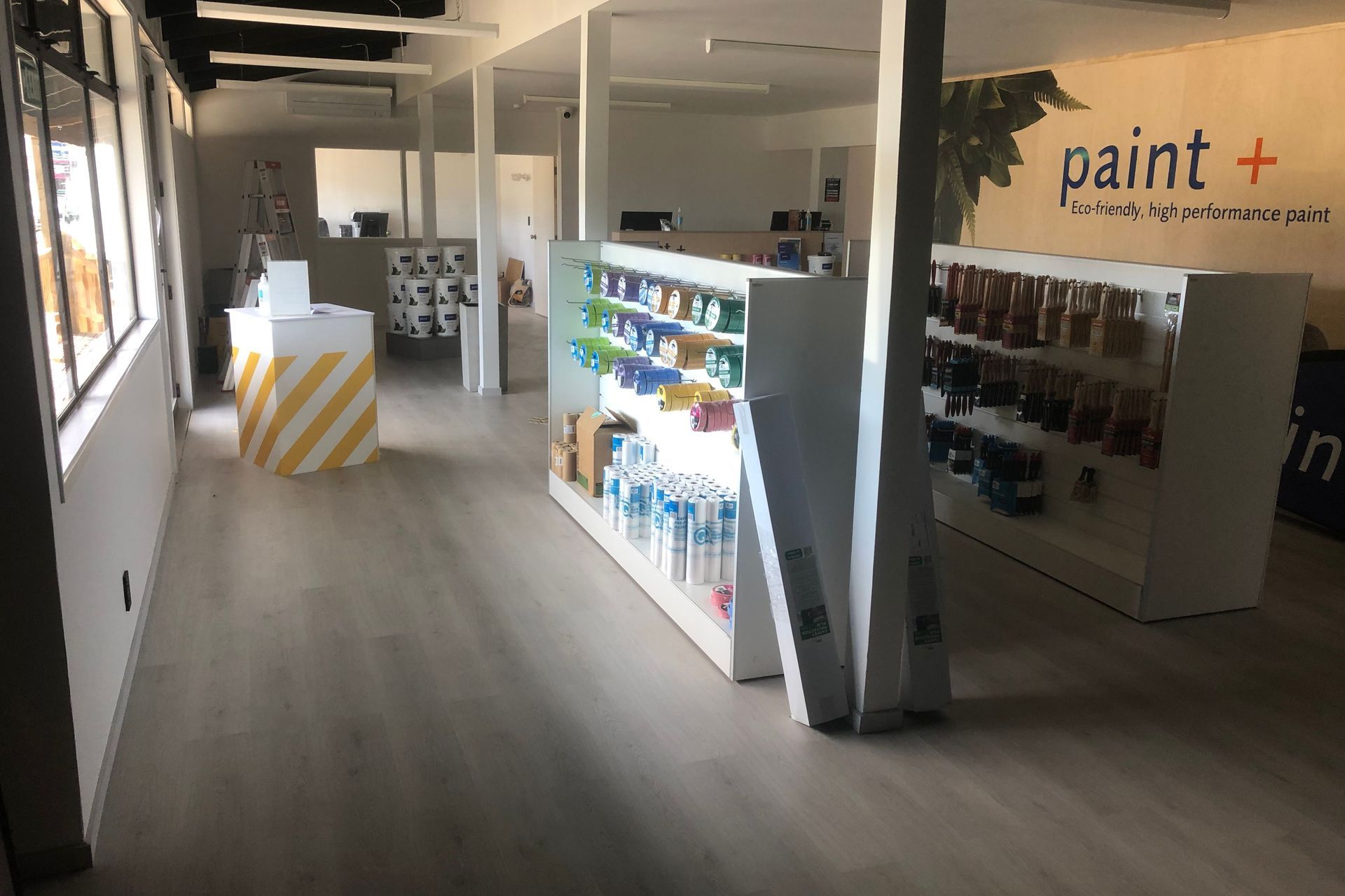 shop fitting/office furniture