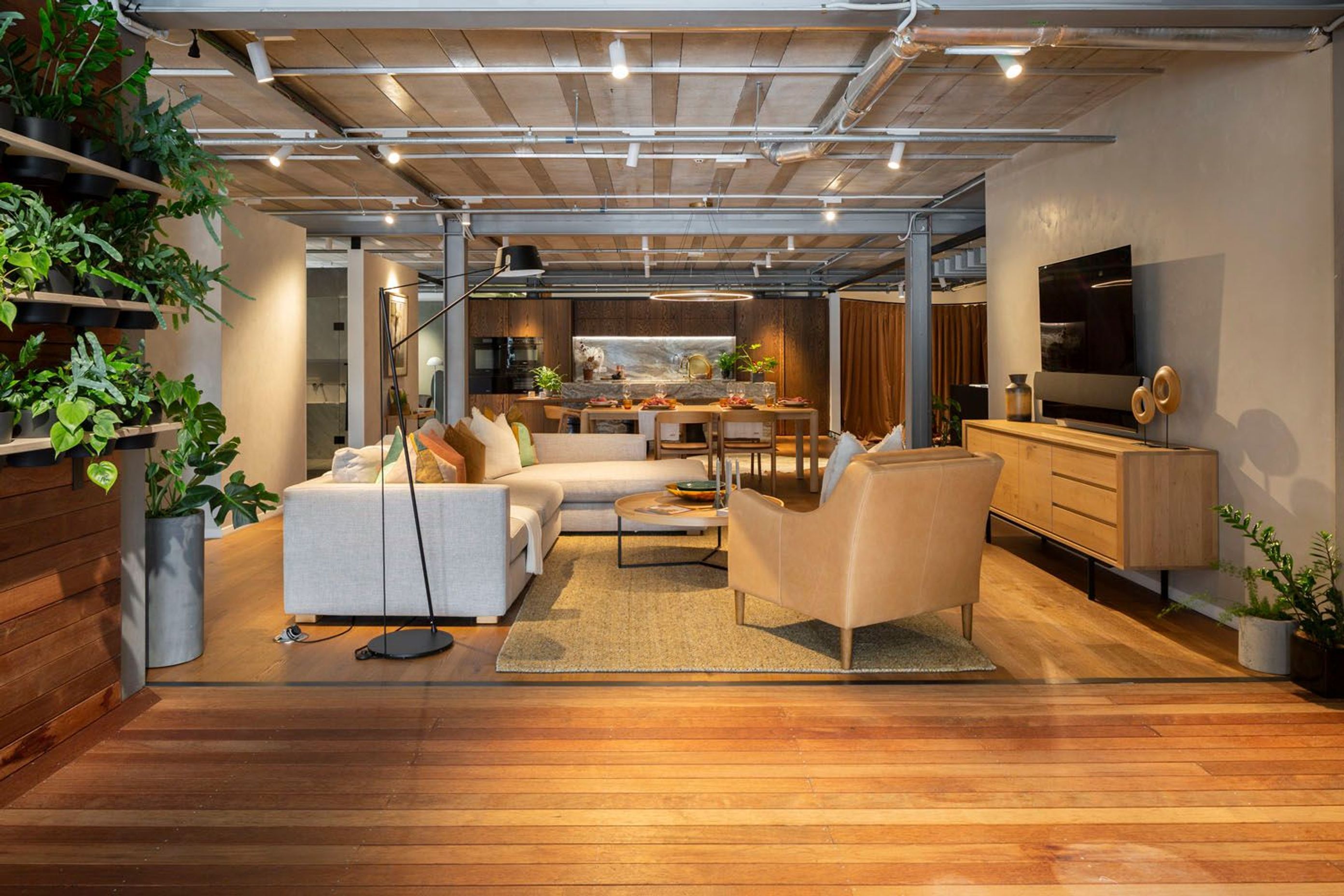 Amaia Showroom