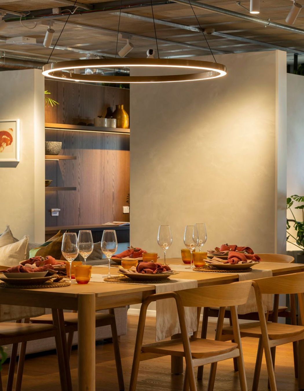 Amaia Showroom