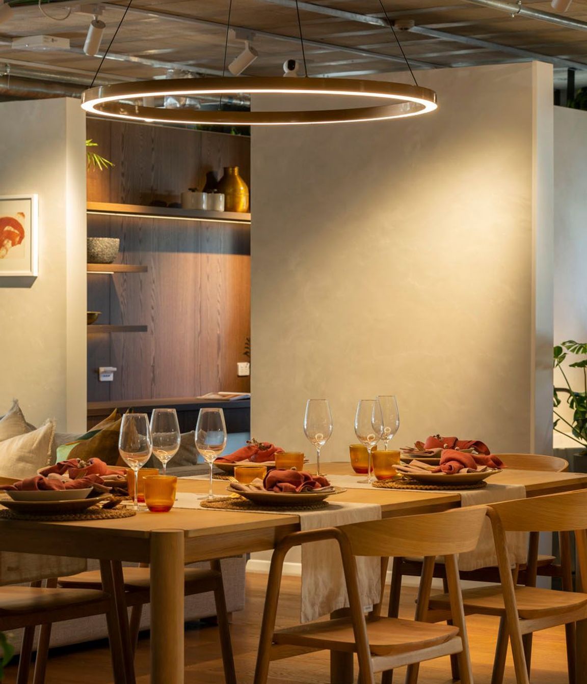 Amaia Showroom