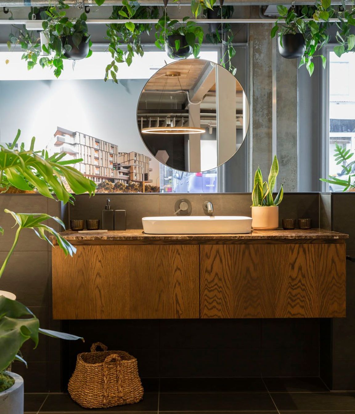 Amaia Showroom
