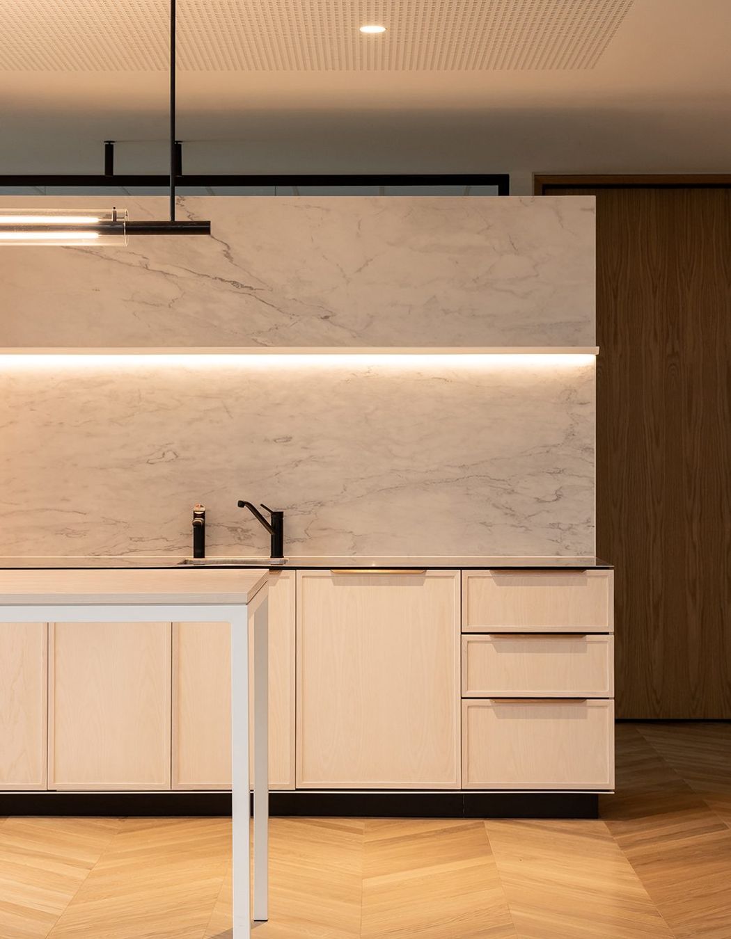 Level 17, Private Offices, HSBC Tower