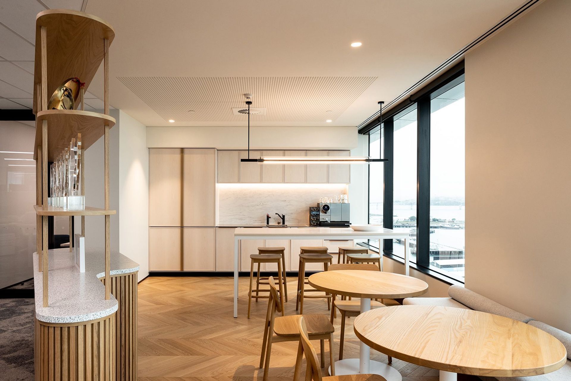 Level 17, Private Offices, HSBC Tower