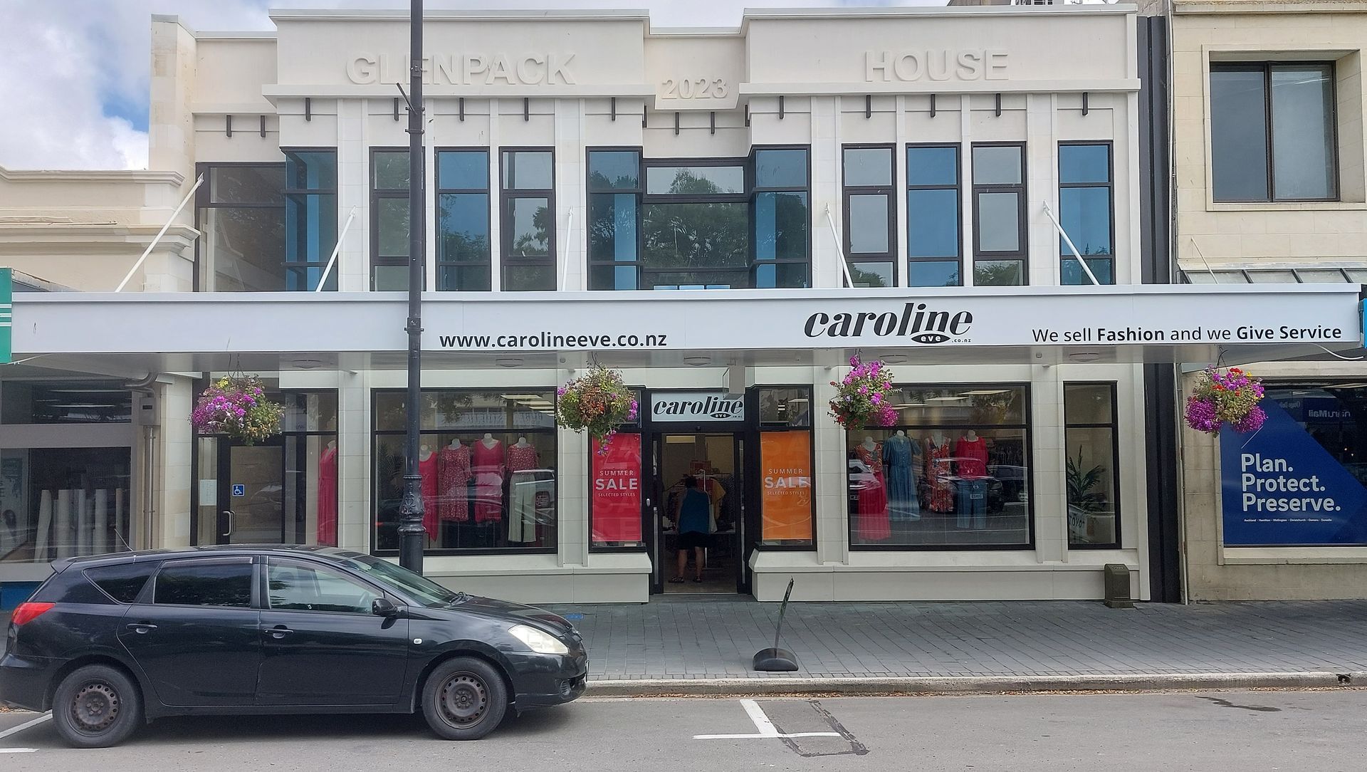 Caroline Eve, Oamaru - Retail store fit out banner