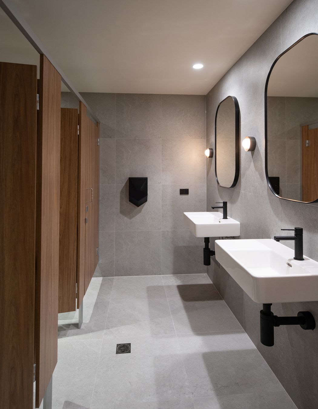 OMFSBATHROOM3.jpg