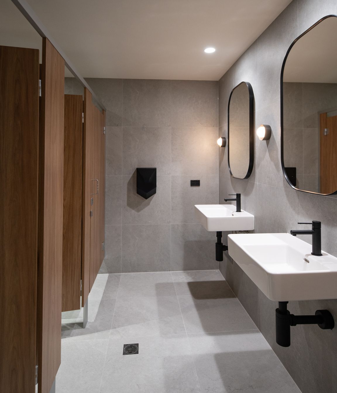 OMFSBATHROOM3.jpg