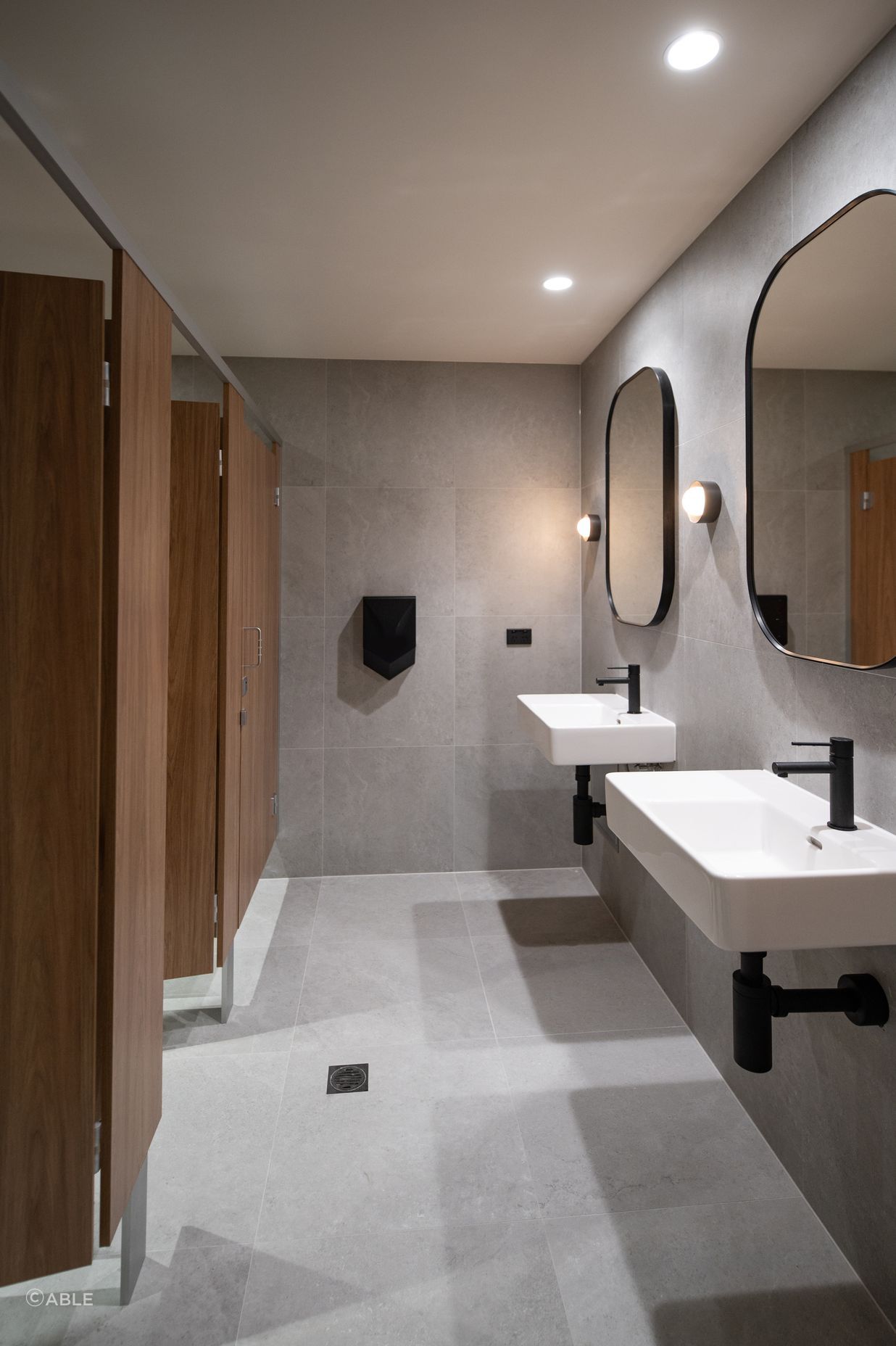 OMFSBATHROOM3.jpg