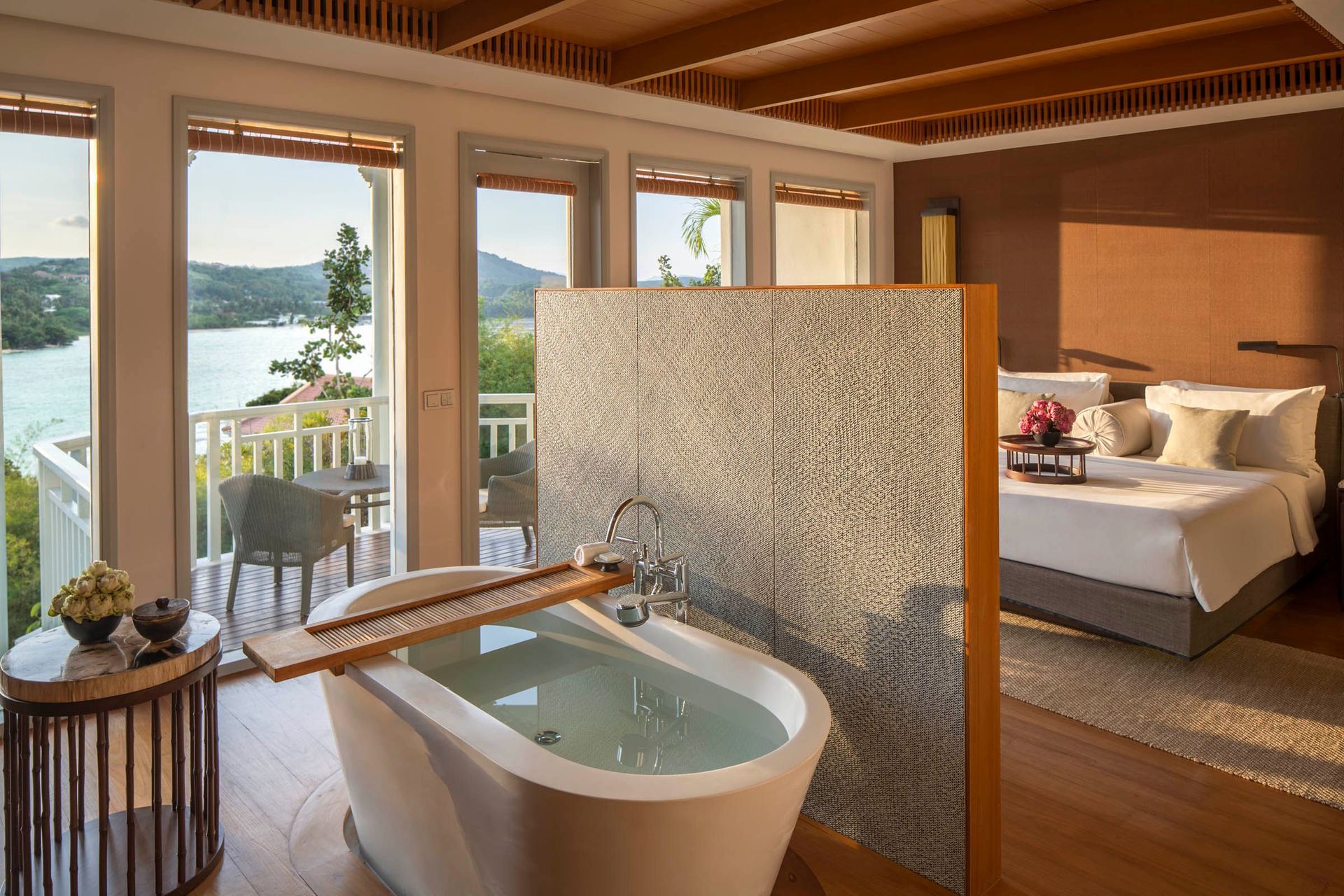 PremierSeaView-2FL.jpg