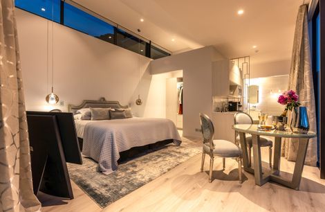 Omana Luxury Villa - Surrender