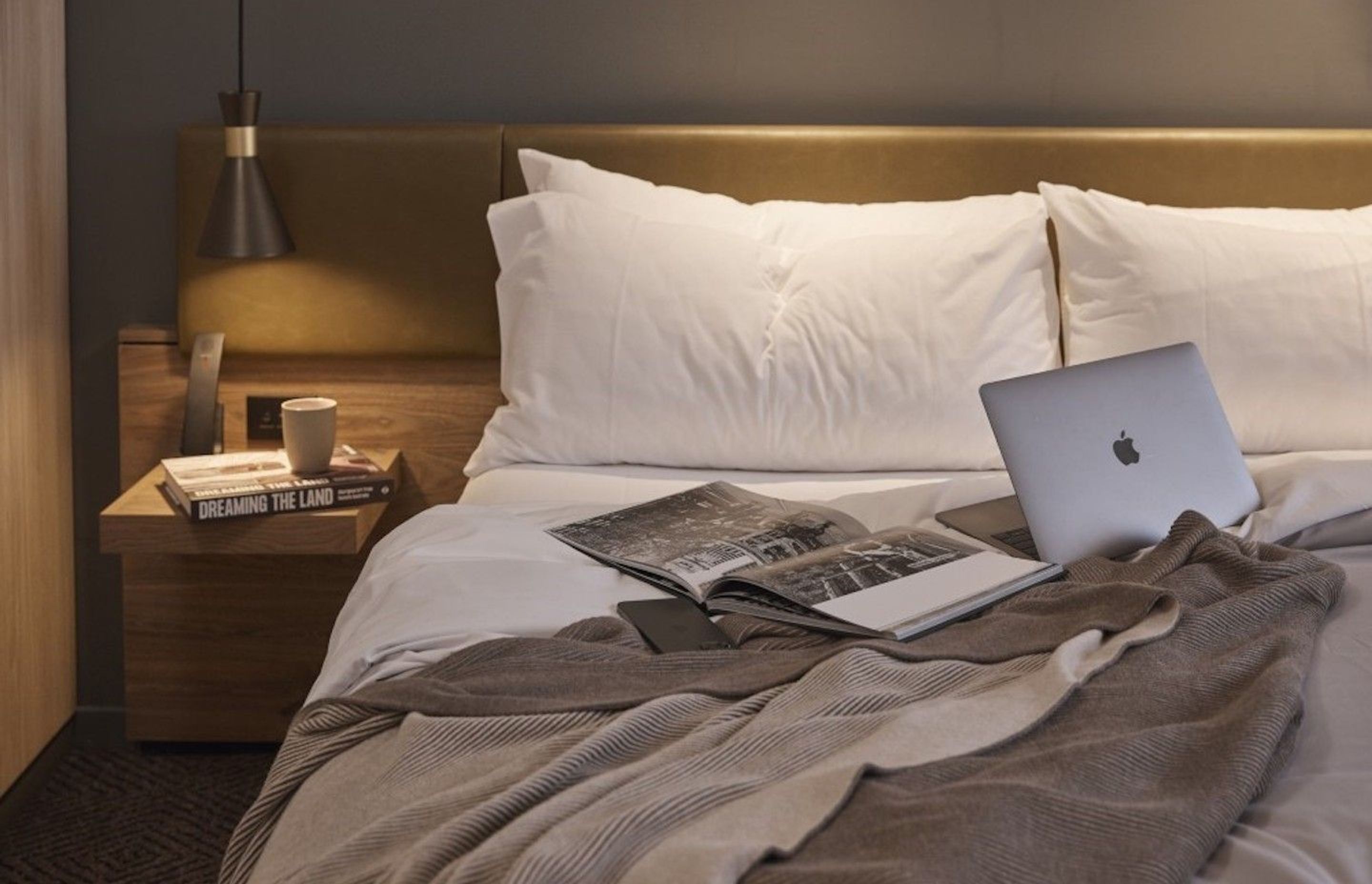 Rydges-MelbourneRydges-King-Room-5.jpg