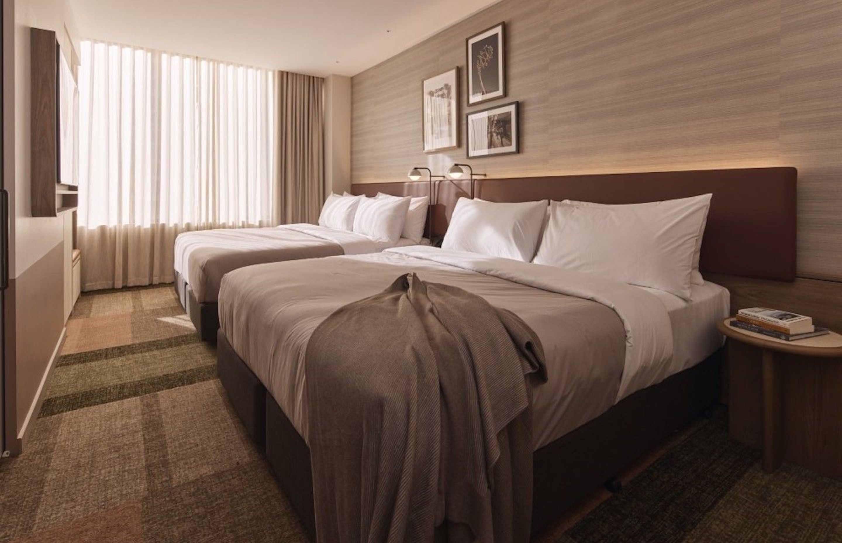 Rydges-MelbourneTwin-King-SuiteHR-1.jpg