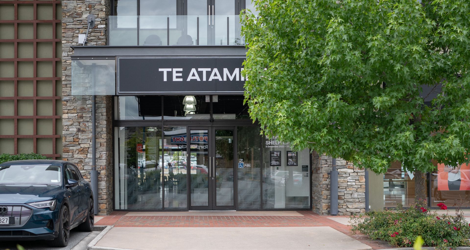 Wakatipu Potters Group - Te Atamira TE ATAMIRA Community Arts Facility, Dart House Bldg banner