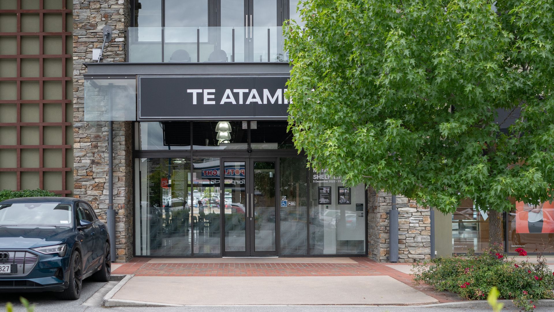 Wakatipu Potters Group - Te Atamira TE ATAMIRA Community Arts Facility, Dart House Bldg banner