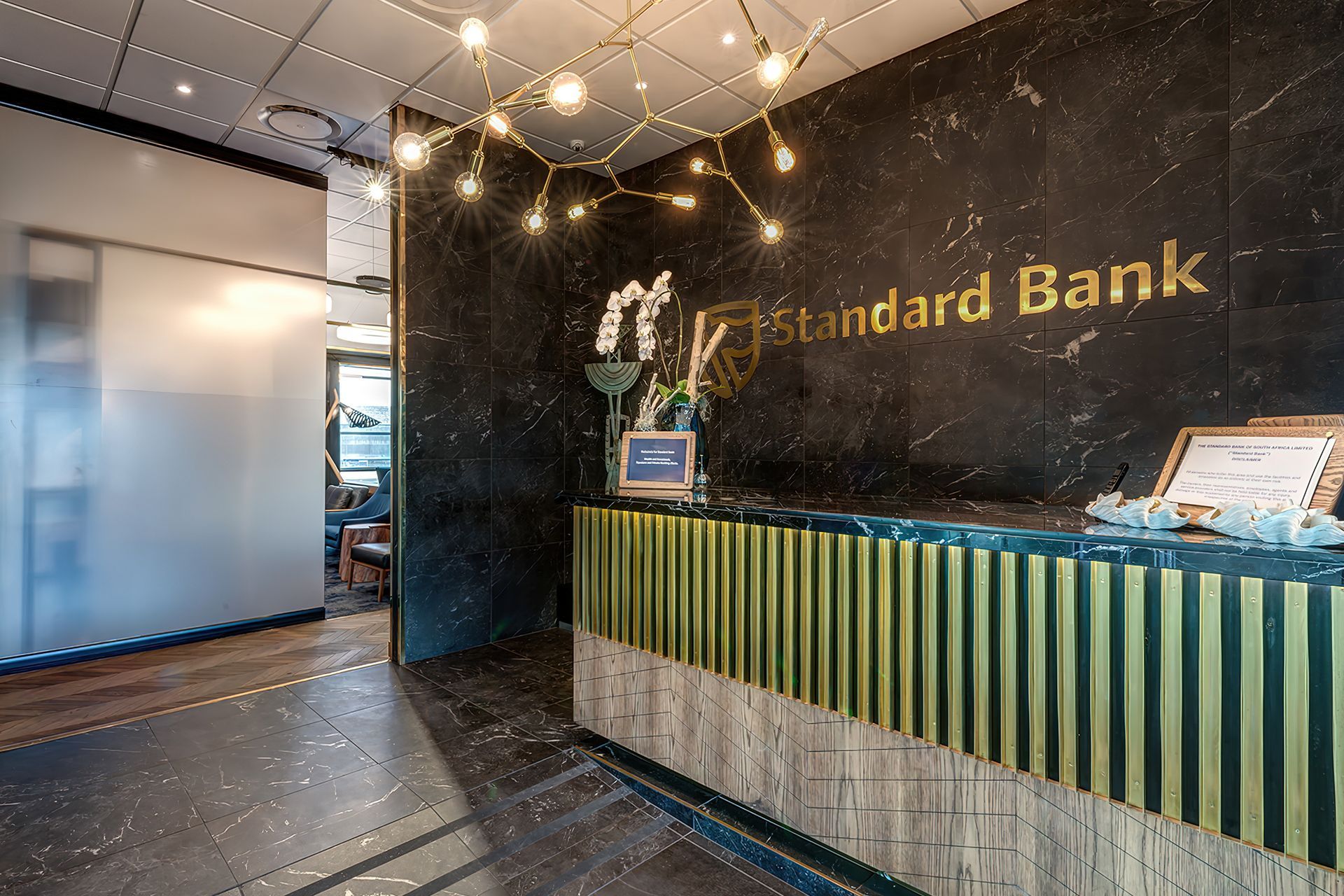 Standard-Bank03-gigapixel-standard-scale-200x.jpg