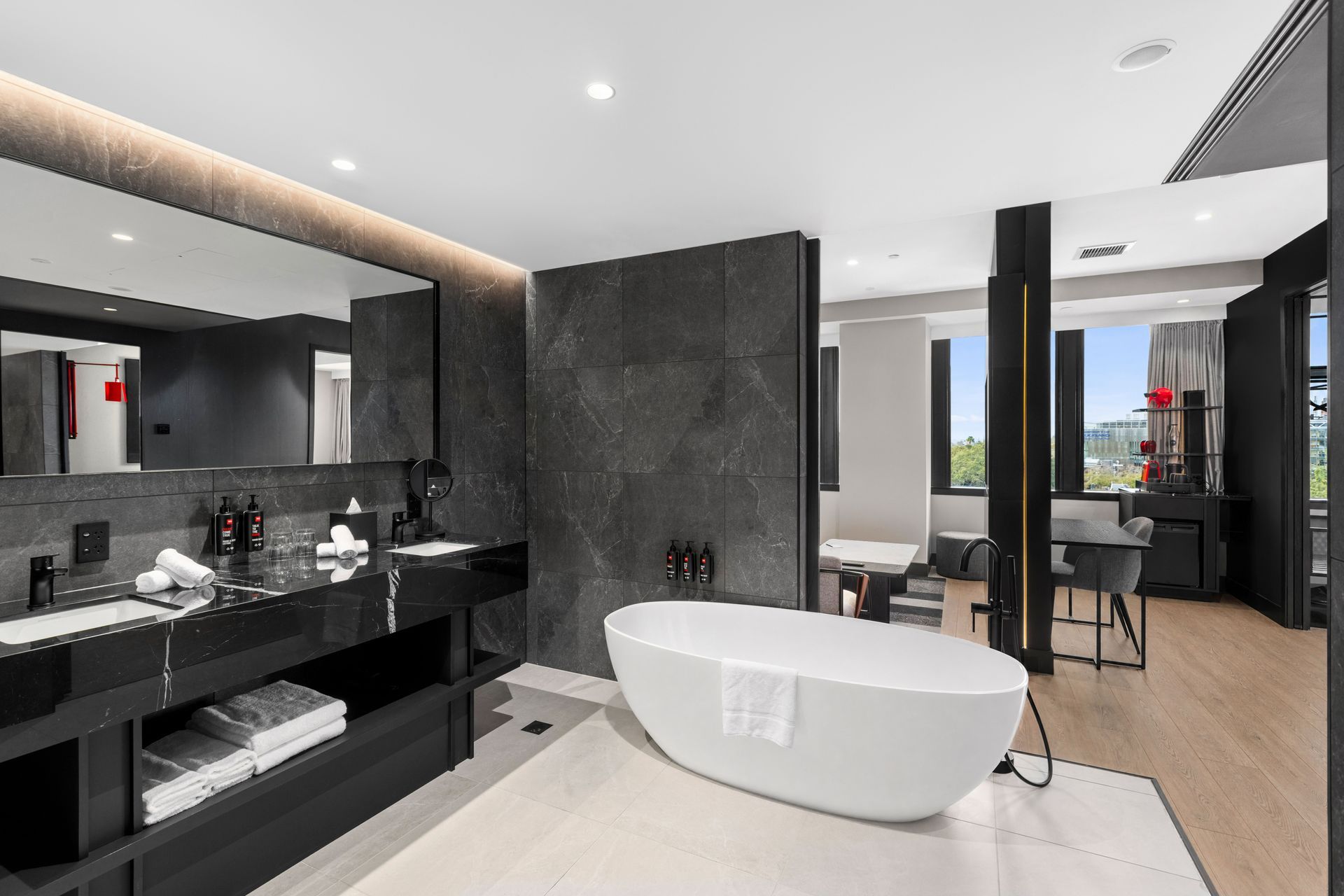 Suite-Park-View-Bath-1.jpg