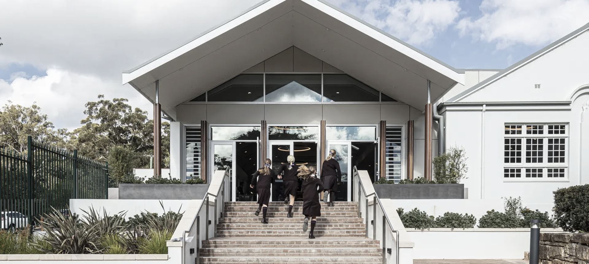 Kennedy Boarding House, Frensham banner