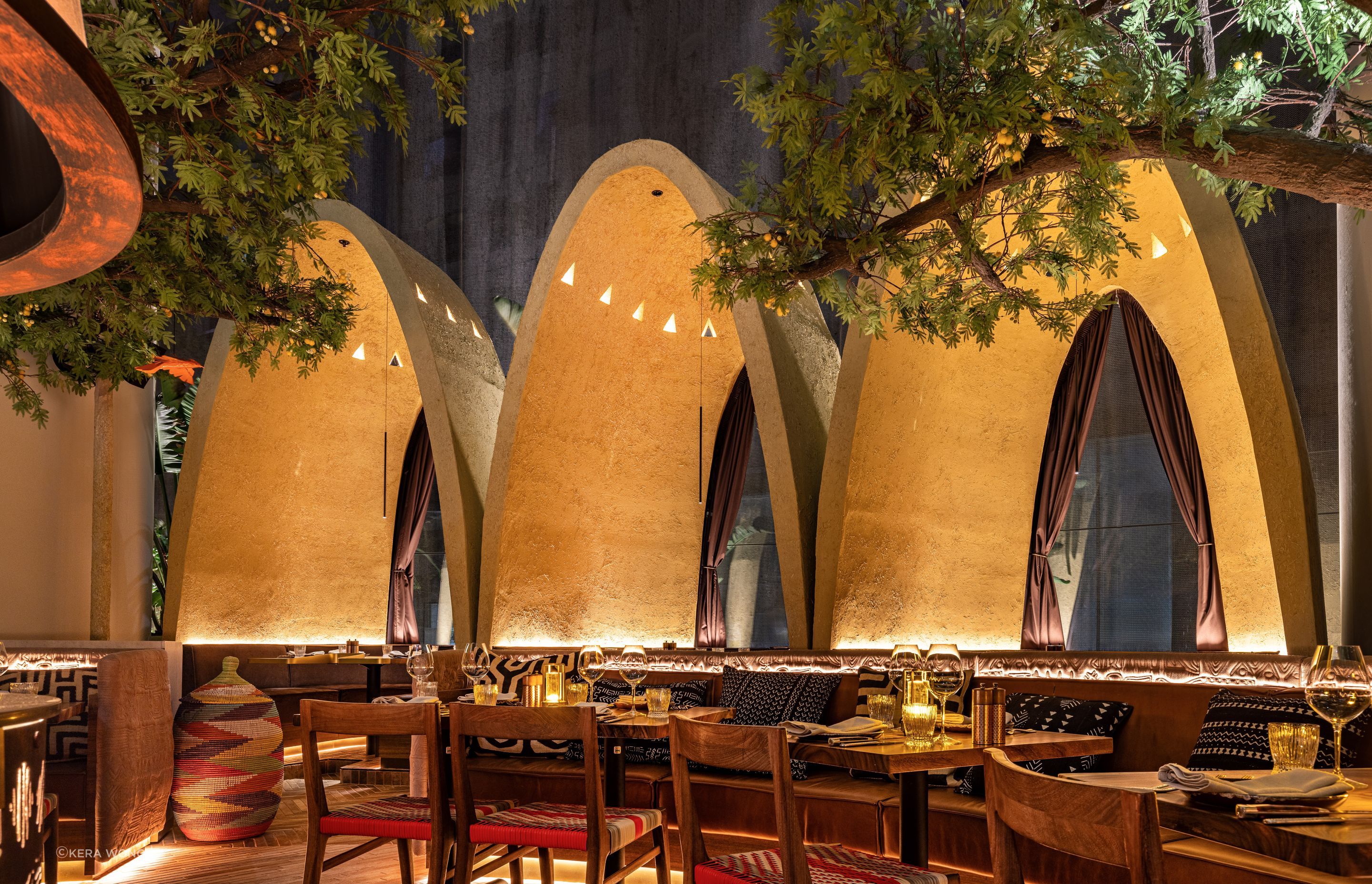 The-Meat-and-Wine-Co-Circular-Quay-Restaurant-Design-COOOP-6.jpg