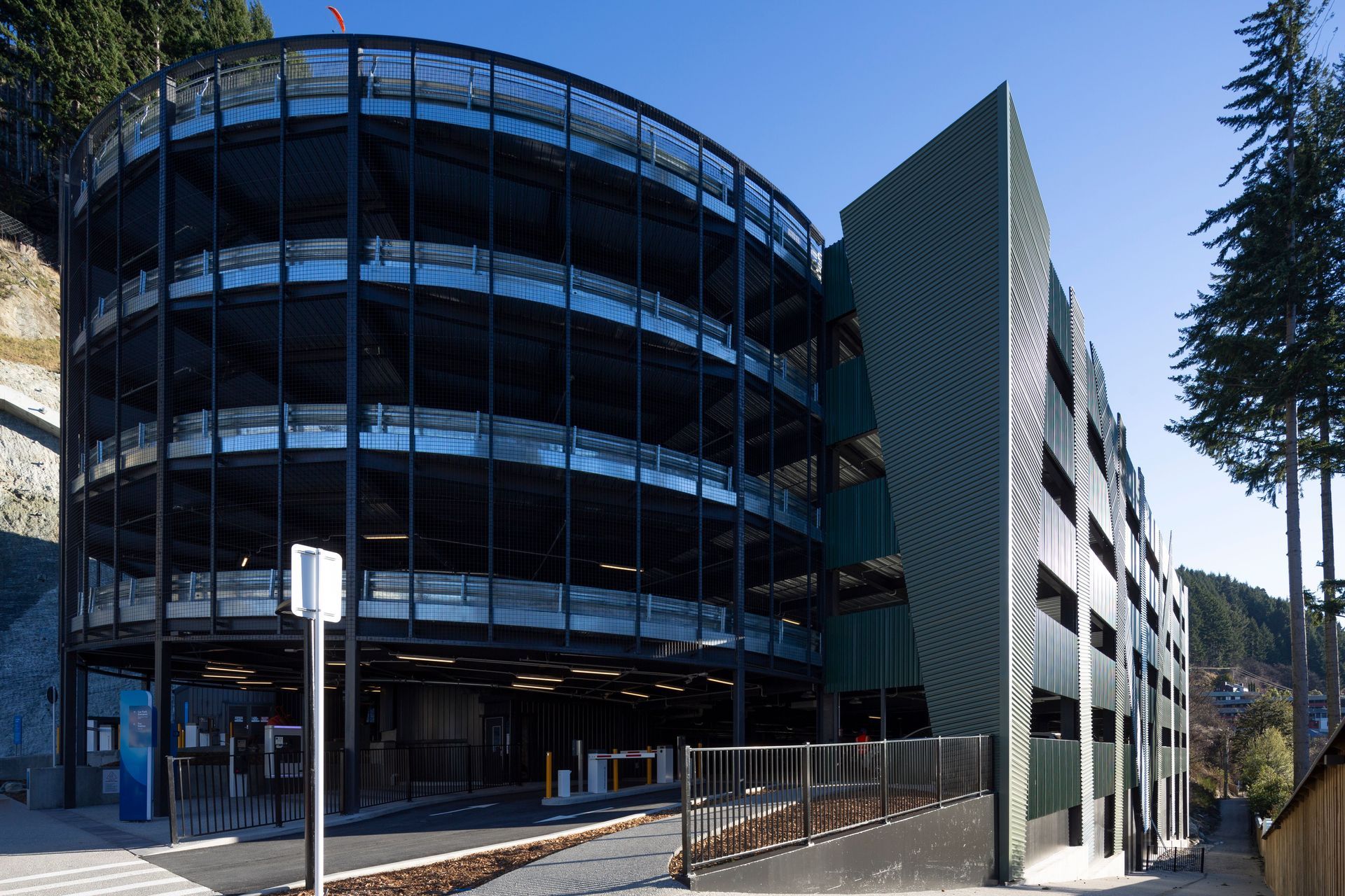 2SkylineBottomTerminalCarpark001.jpg