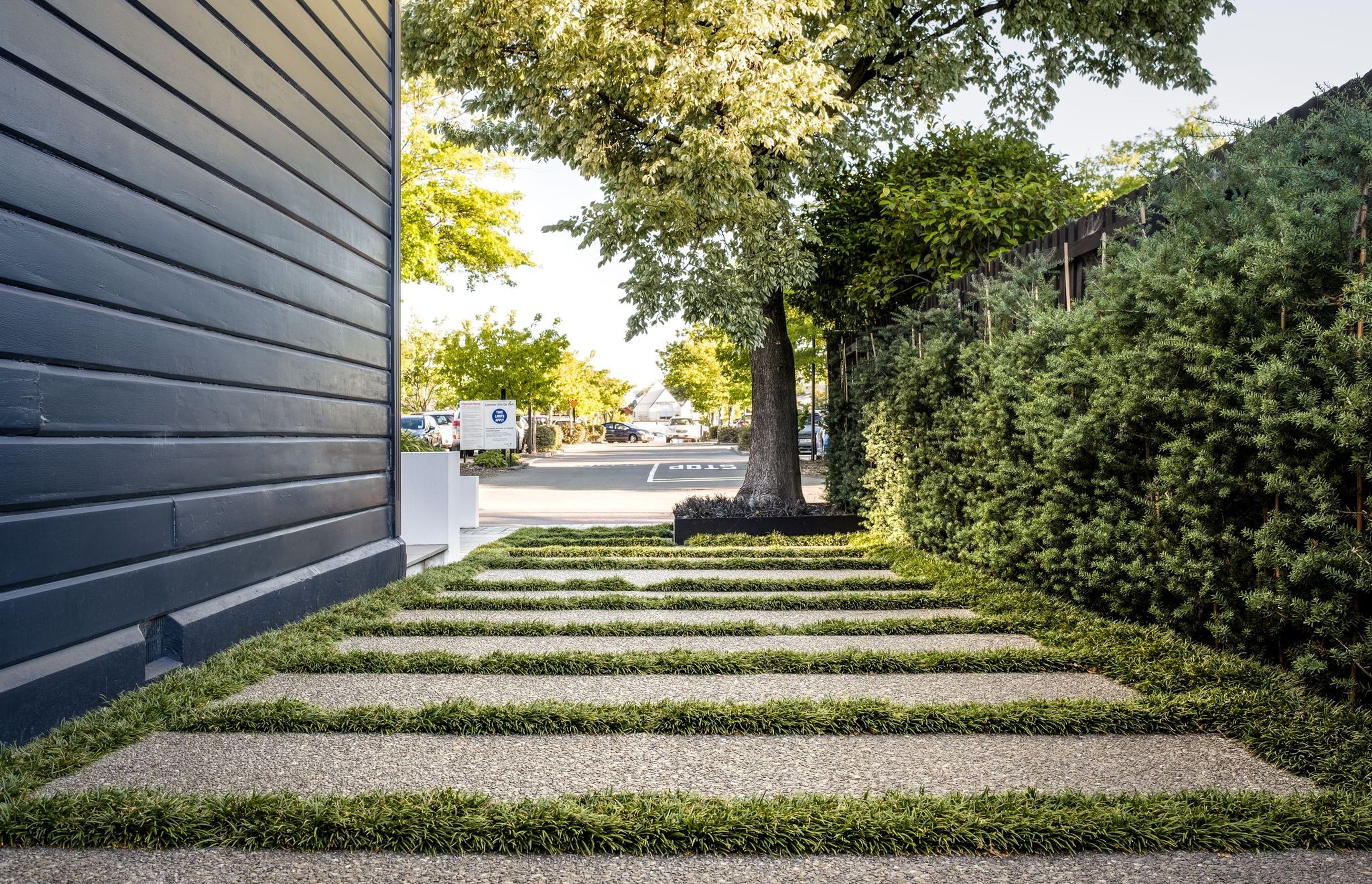 Aikmans Road, Merivale