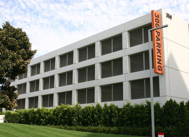 Mesh Facade Design for Parking Garages