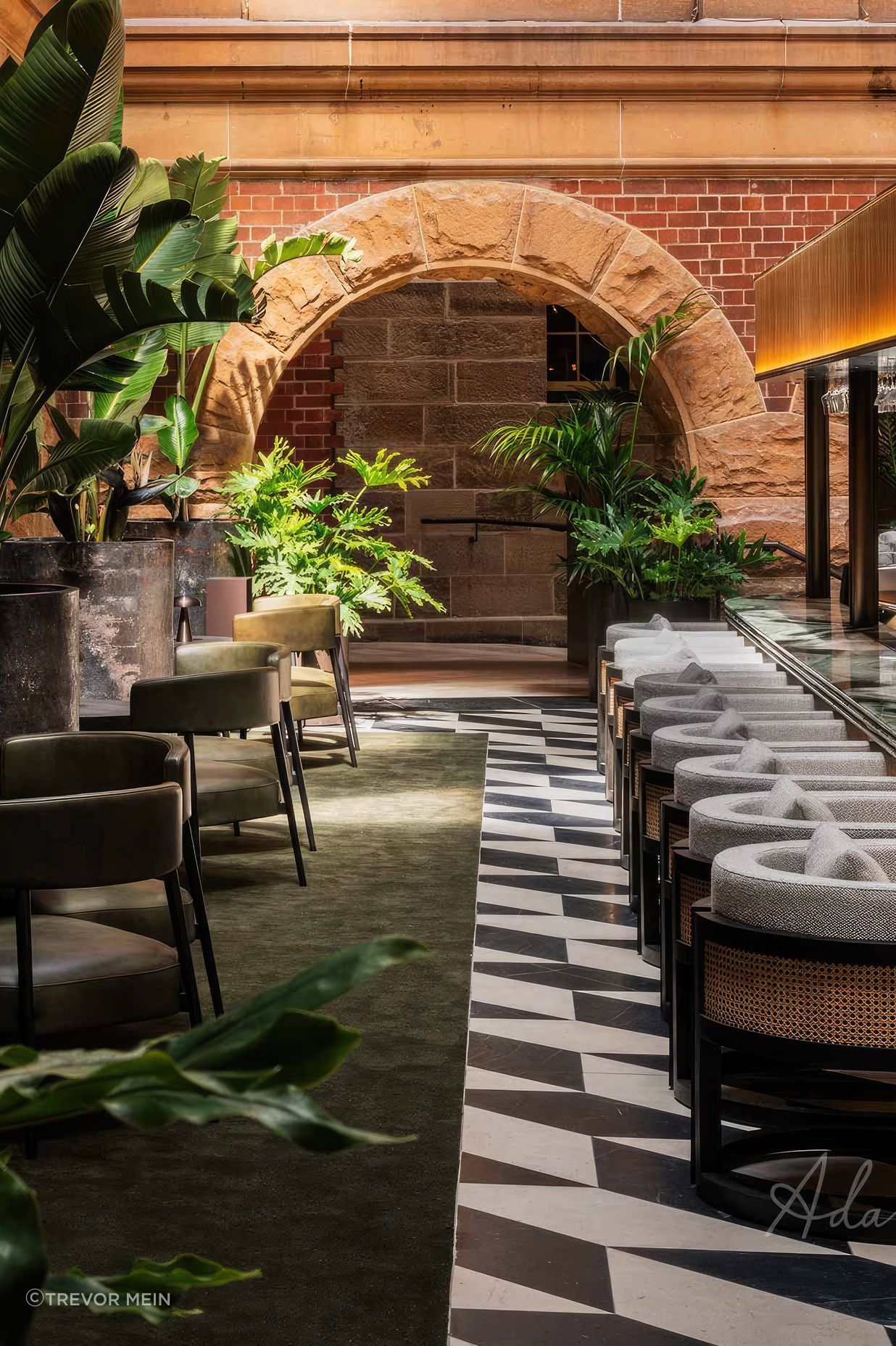 upADAMROBINSONDESIGNCommercialLandscapeDesignIntercontinentalHotelSydney04-fix-standard-scale-200x-v3.jpg