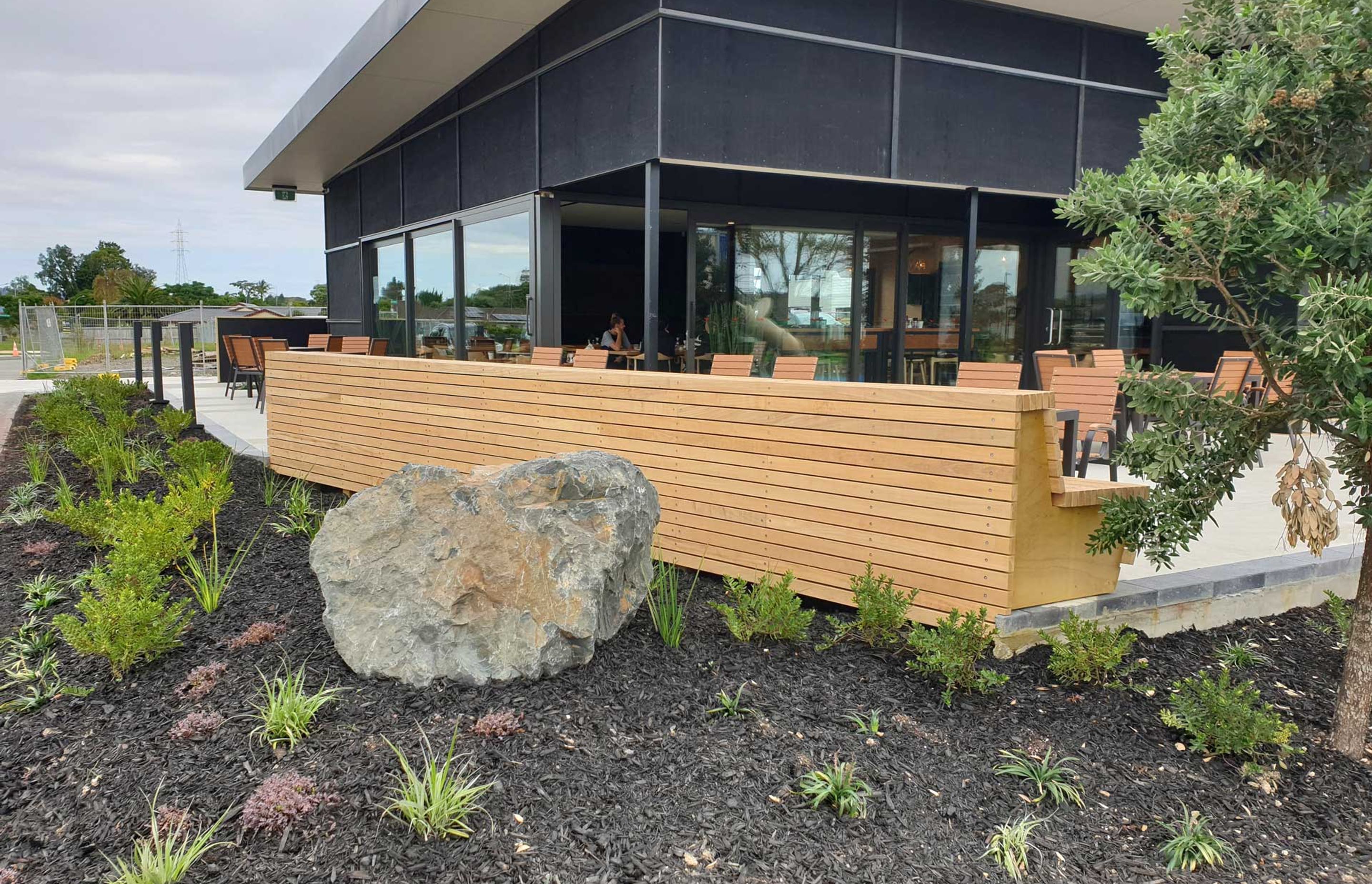 waita-shores-commercial-landscaping-01.jpg