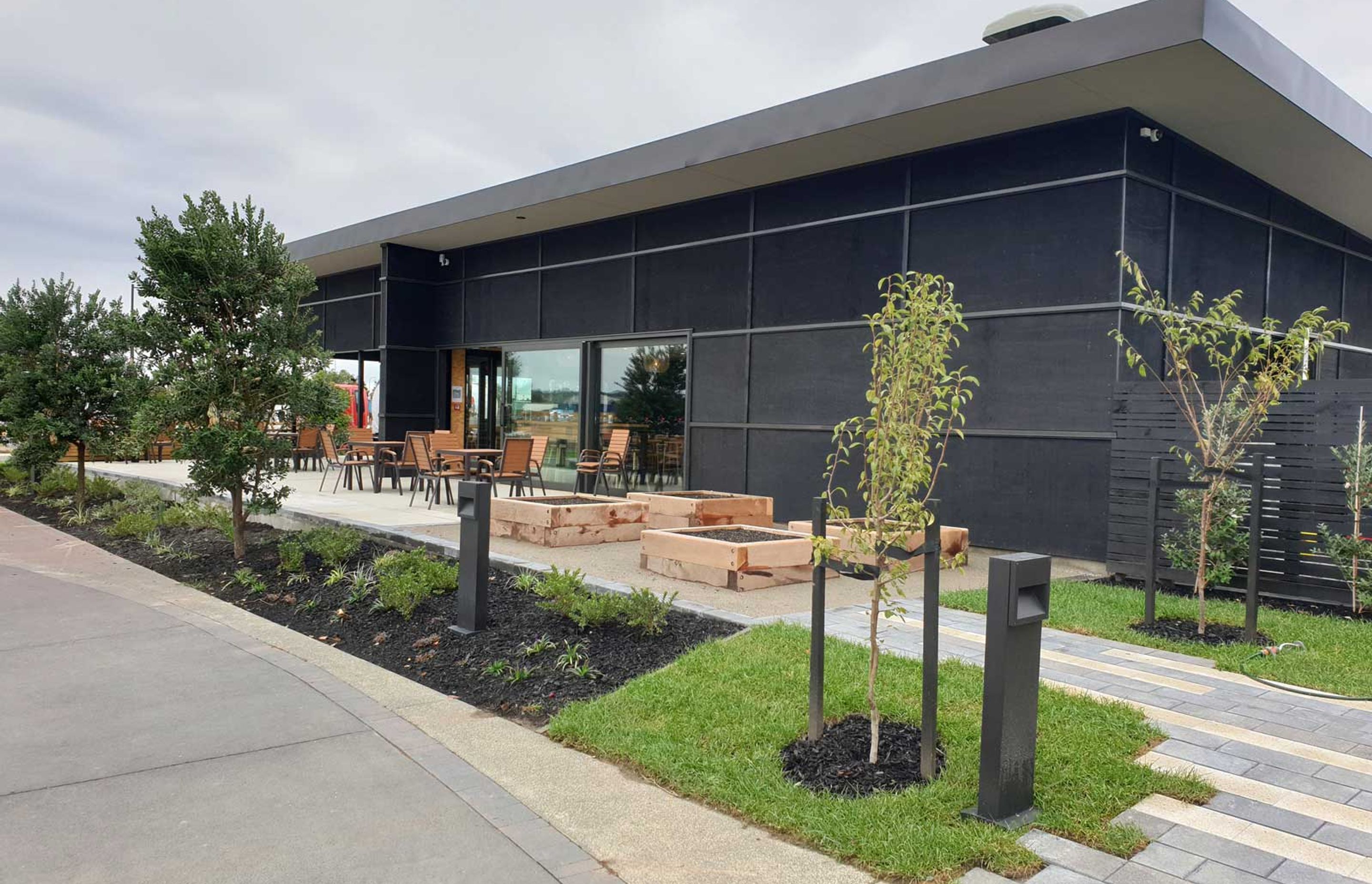 waita-shores-commercial-landscaping-02.jpg