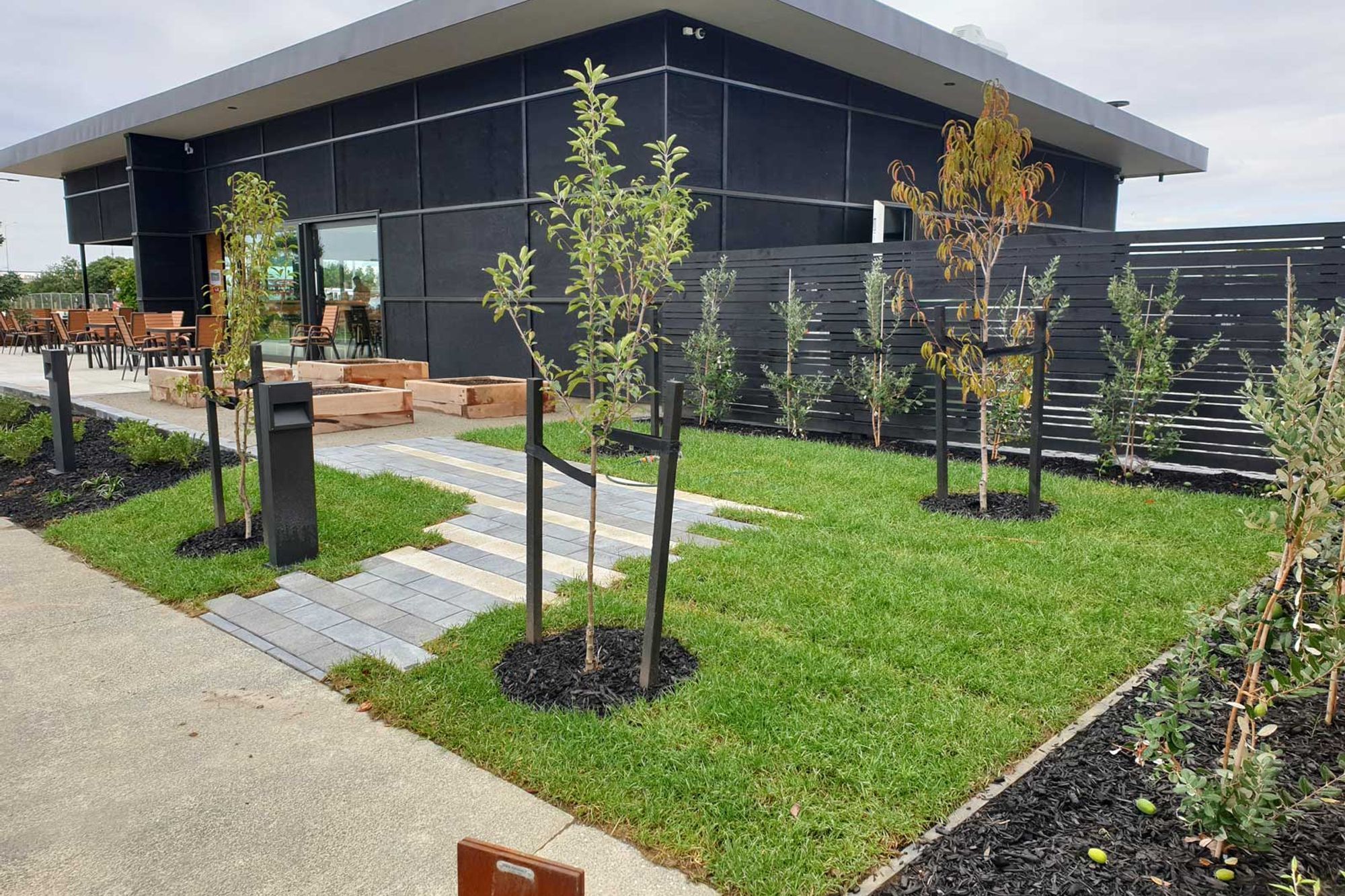 waita-shores-commercial-landscaping-03.jpg