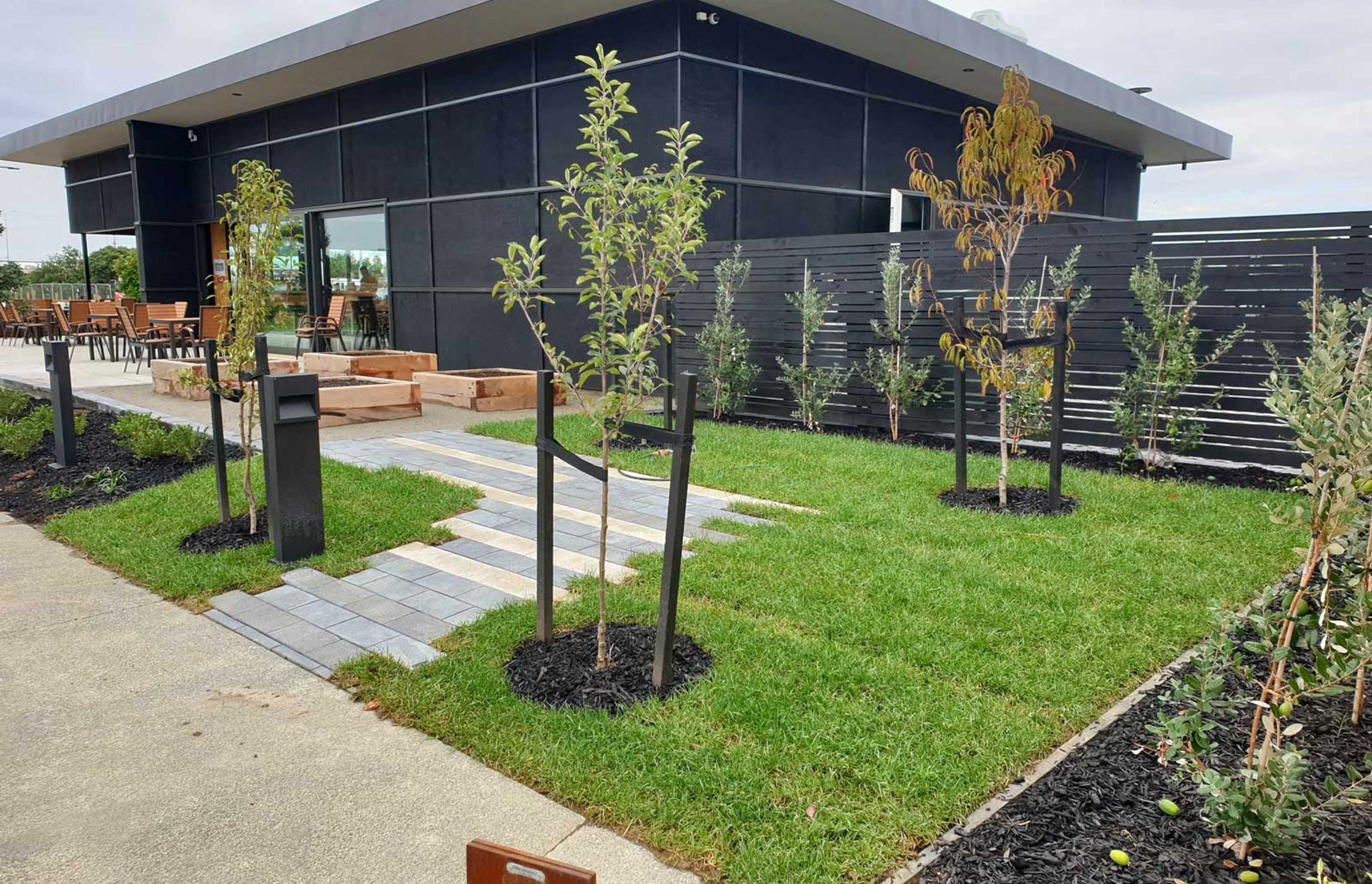 waita-shores-commercial-landscaping-03.jpg