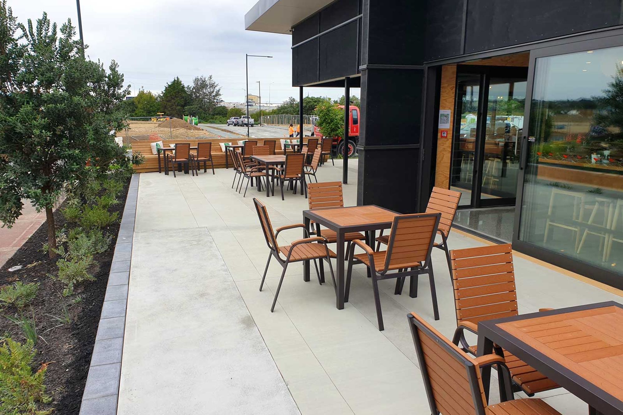 waita-shores-commercial-landscaping-04.jpg