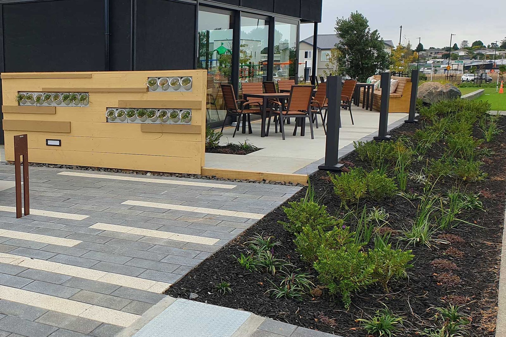 waita-shores-commercial-landscaping-05.jpg