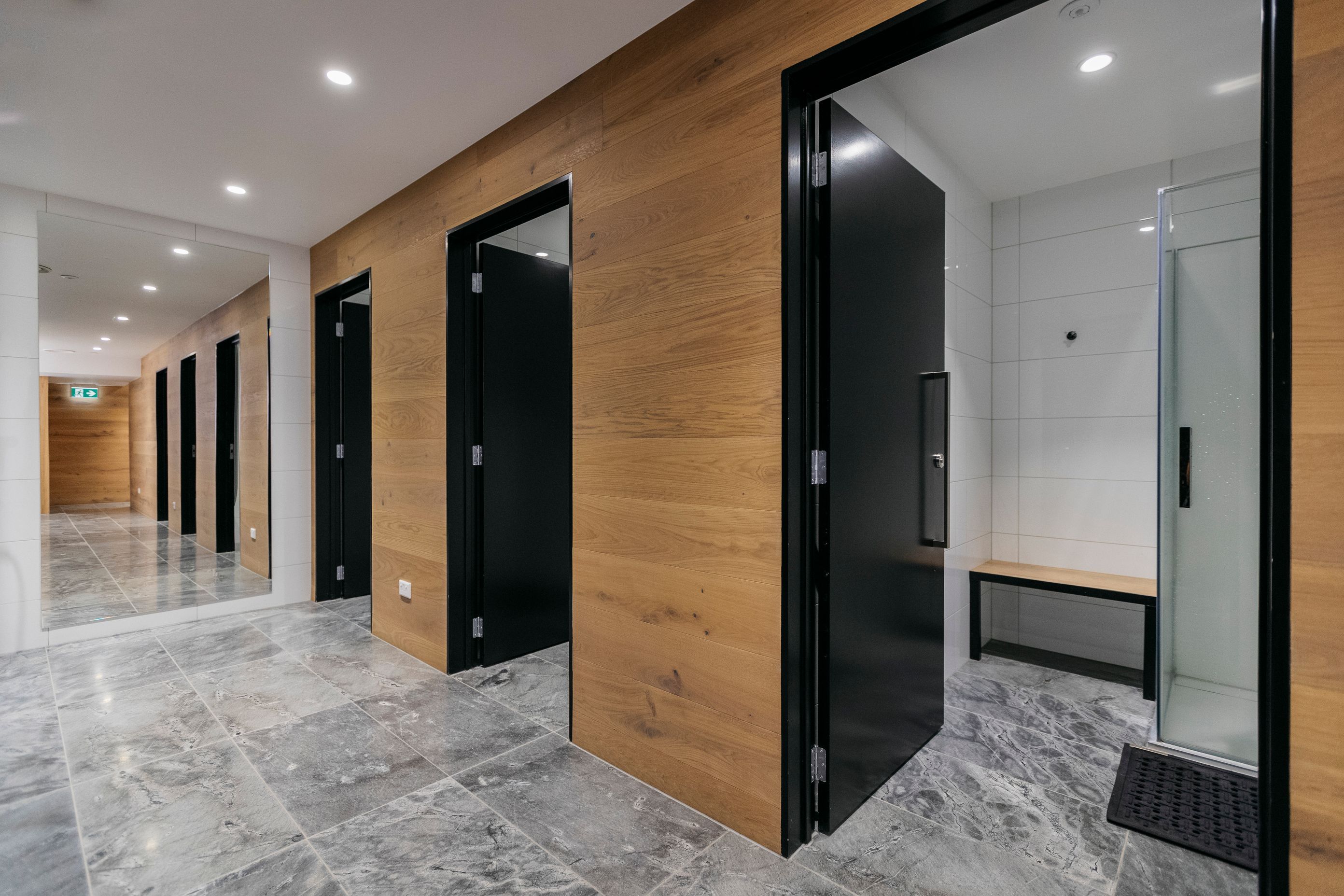 82 Wyndham St