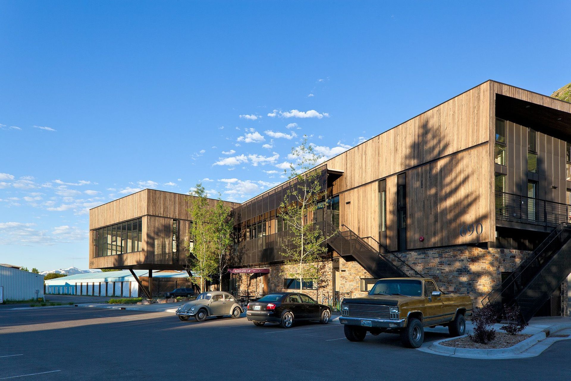 690-OFFICE-BLDG-MG5236-copy-690-HorizSMsRGB.jpg