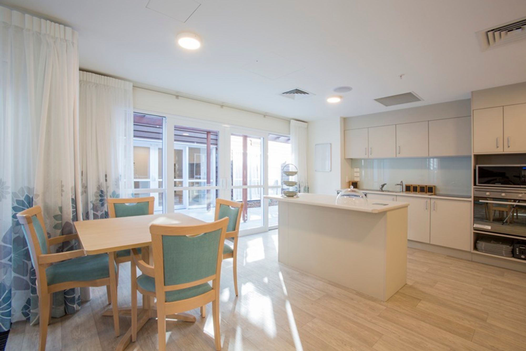 Somervale-Care-Home-and-Serviced-Apartments-1.jpeg
