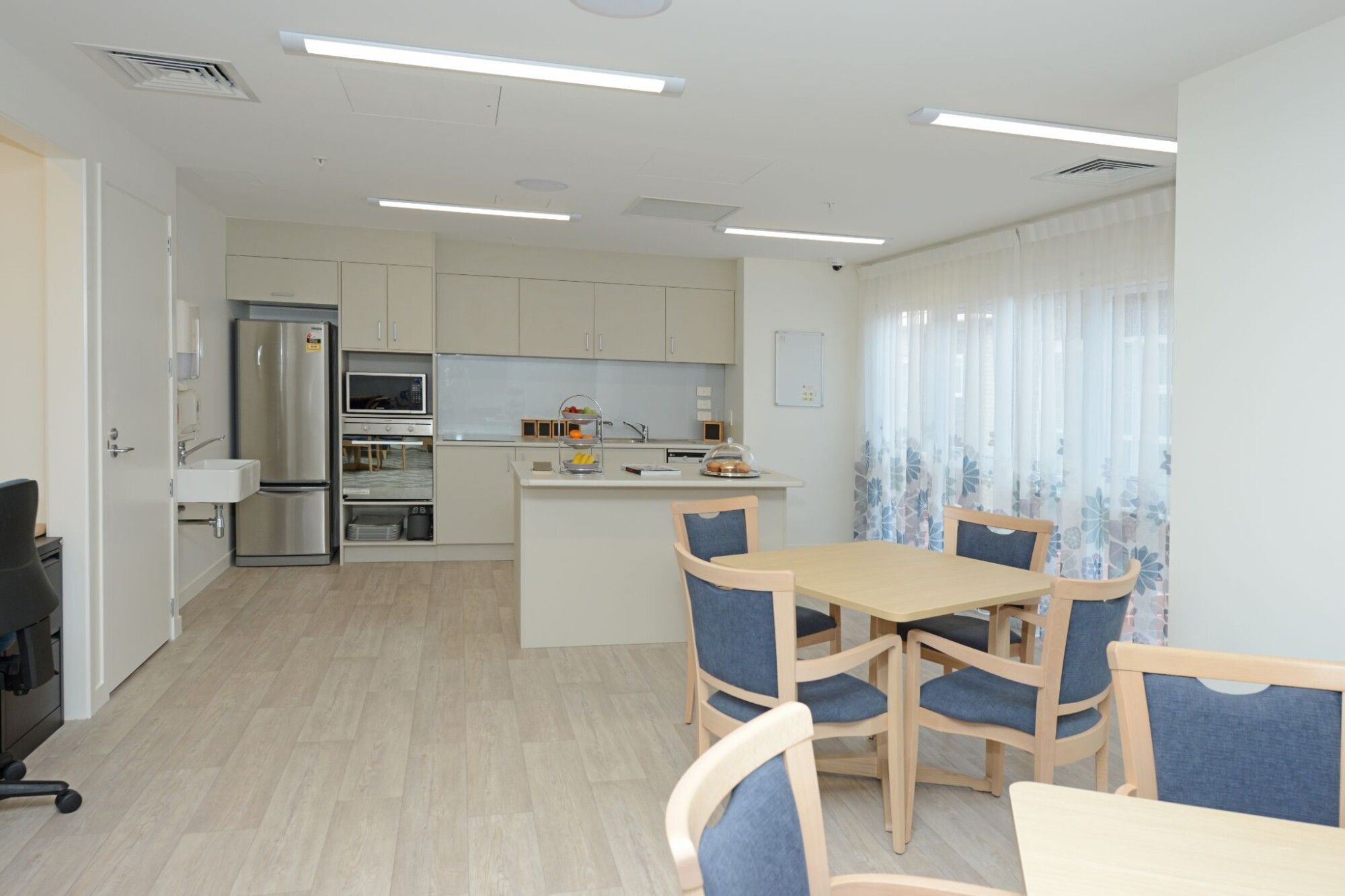 commercial-interior-designer-v2.jpeg