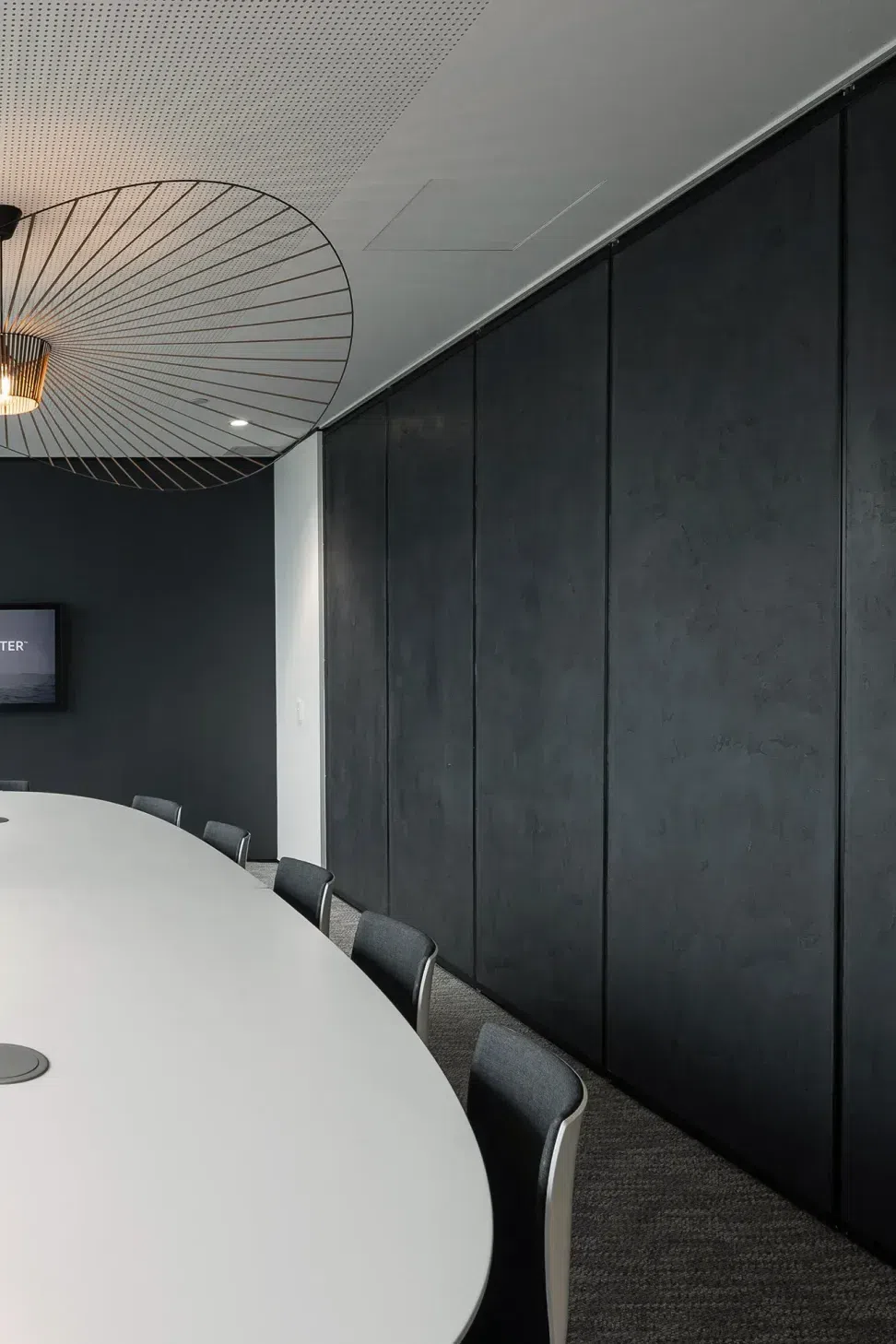 hobsonleavy-suaveblack-meeting.webp