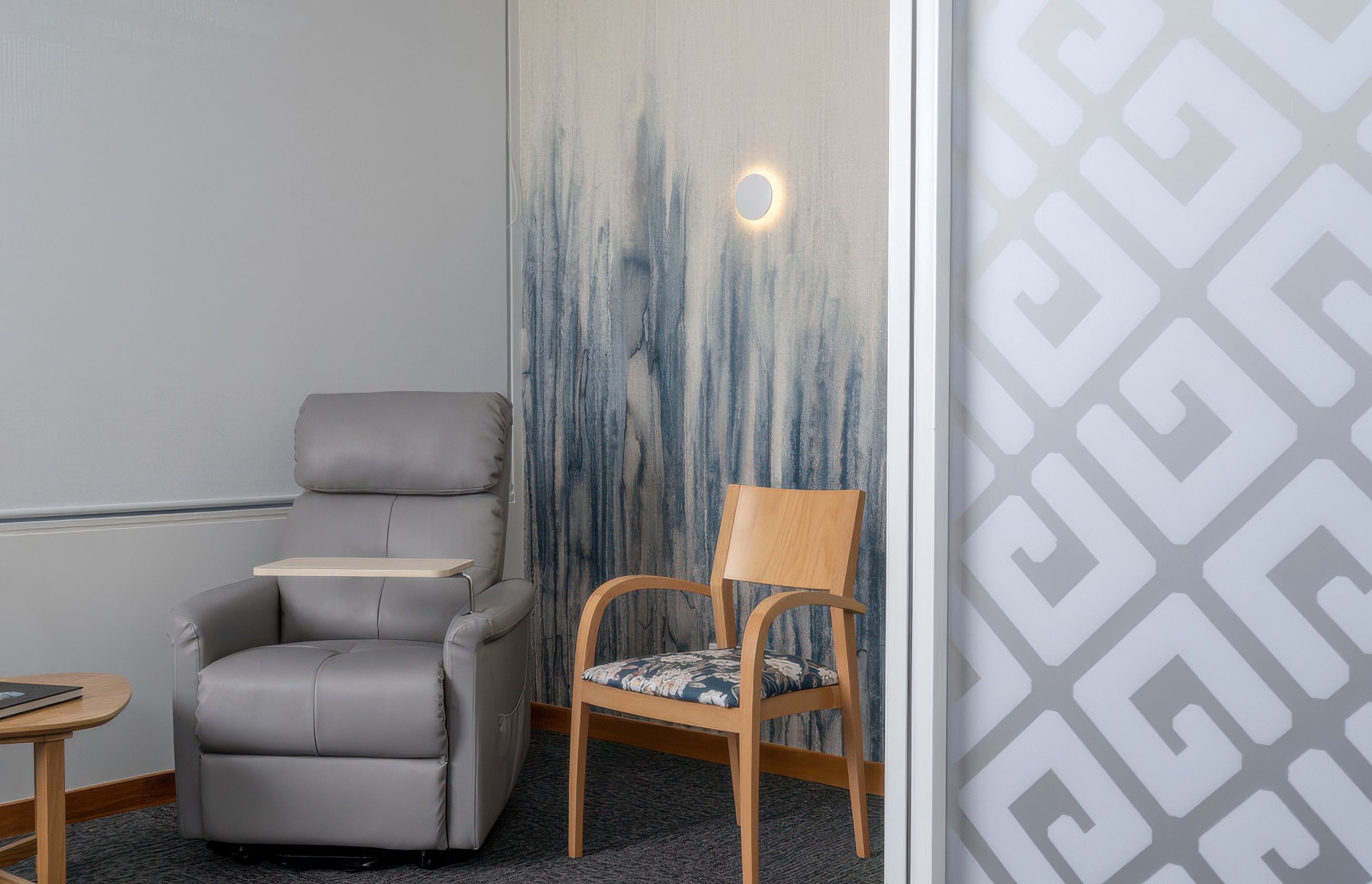 interior-designer-consultant-gigapixel-low-resolution-v2-2x.jpeg