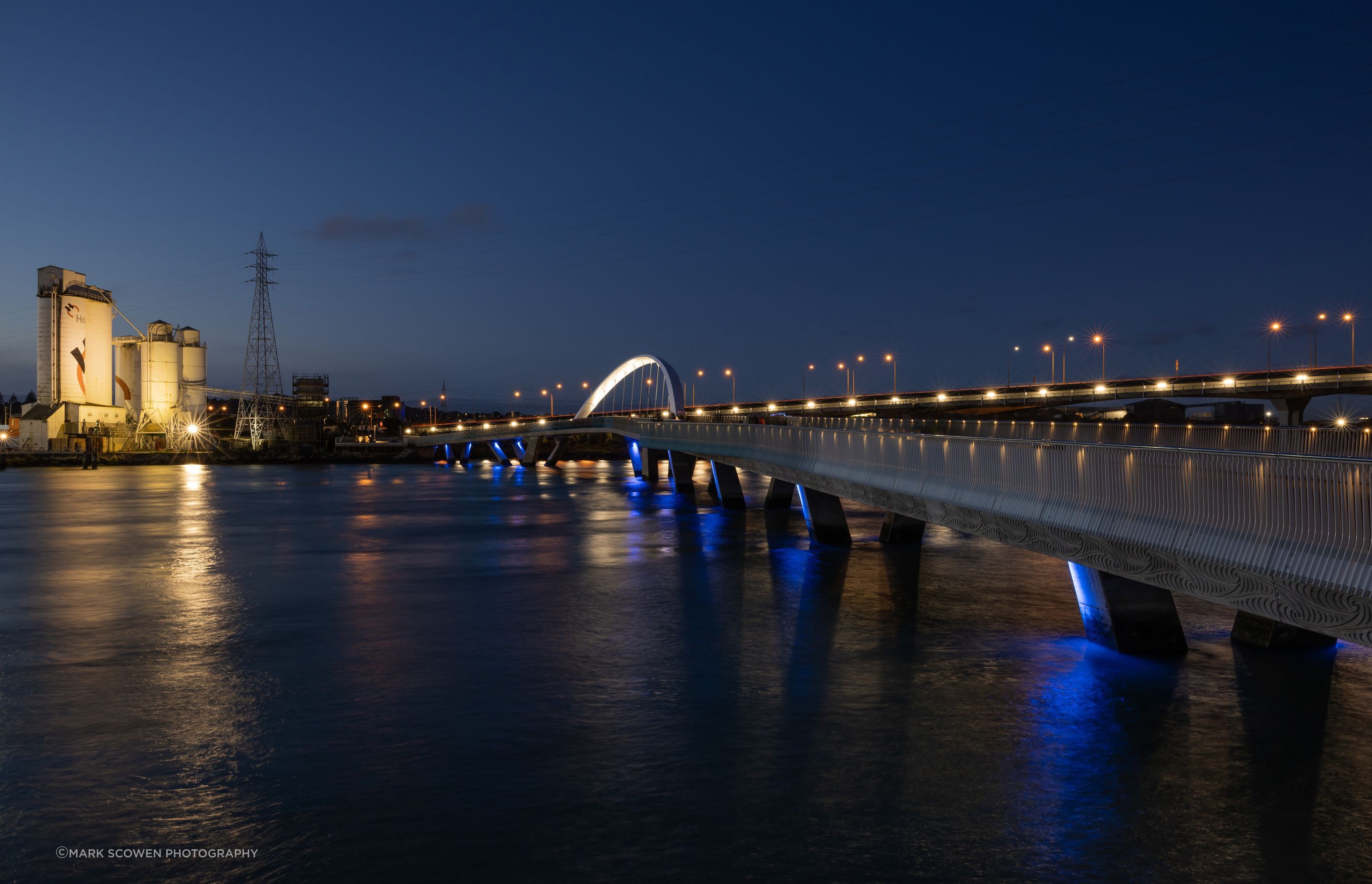 Ngā Hau Māngere Bridge