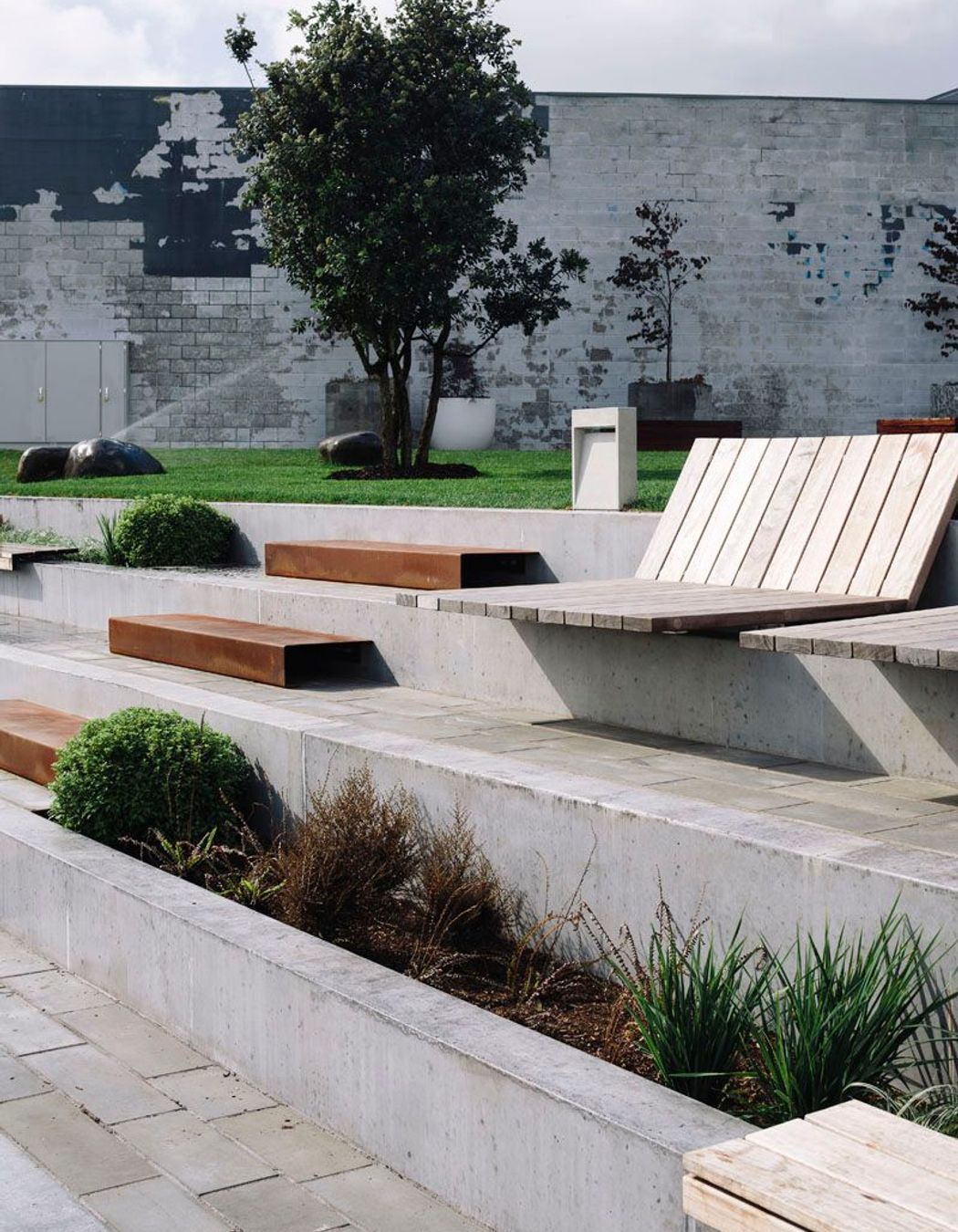 Victoria on the River