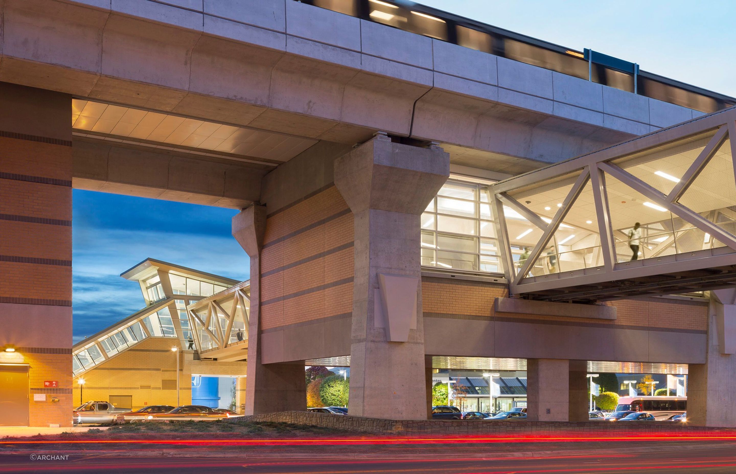 dulles-corridor-metrorail-walkways14496187490-.jpg