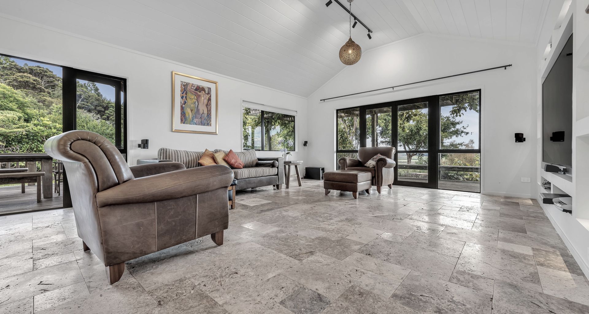 Travertine Tiles banner