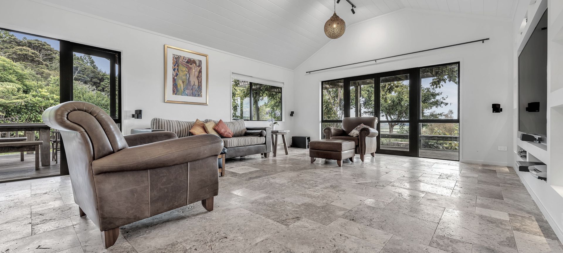 Travertine Tiles banner