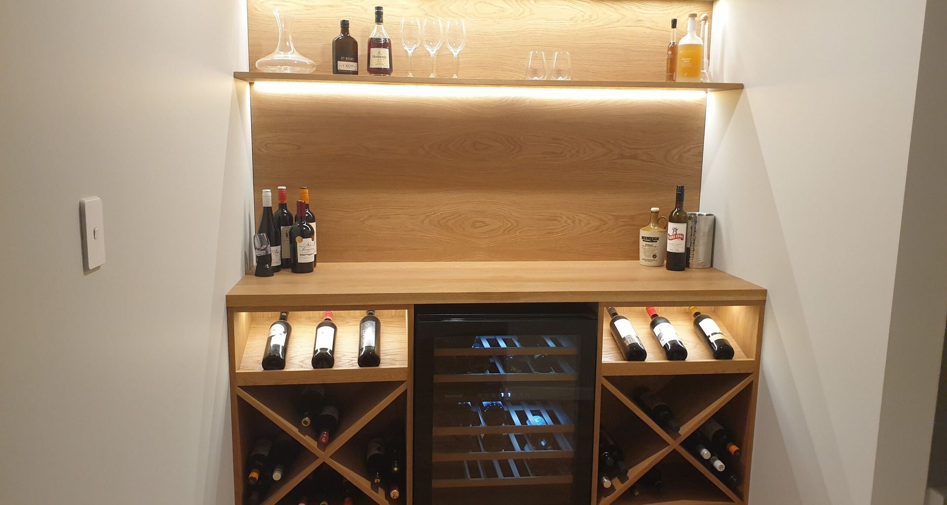 White Oak Wine Cellar banner