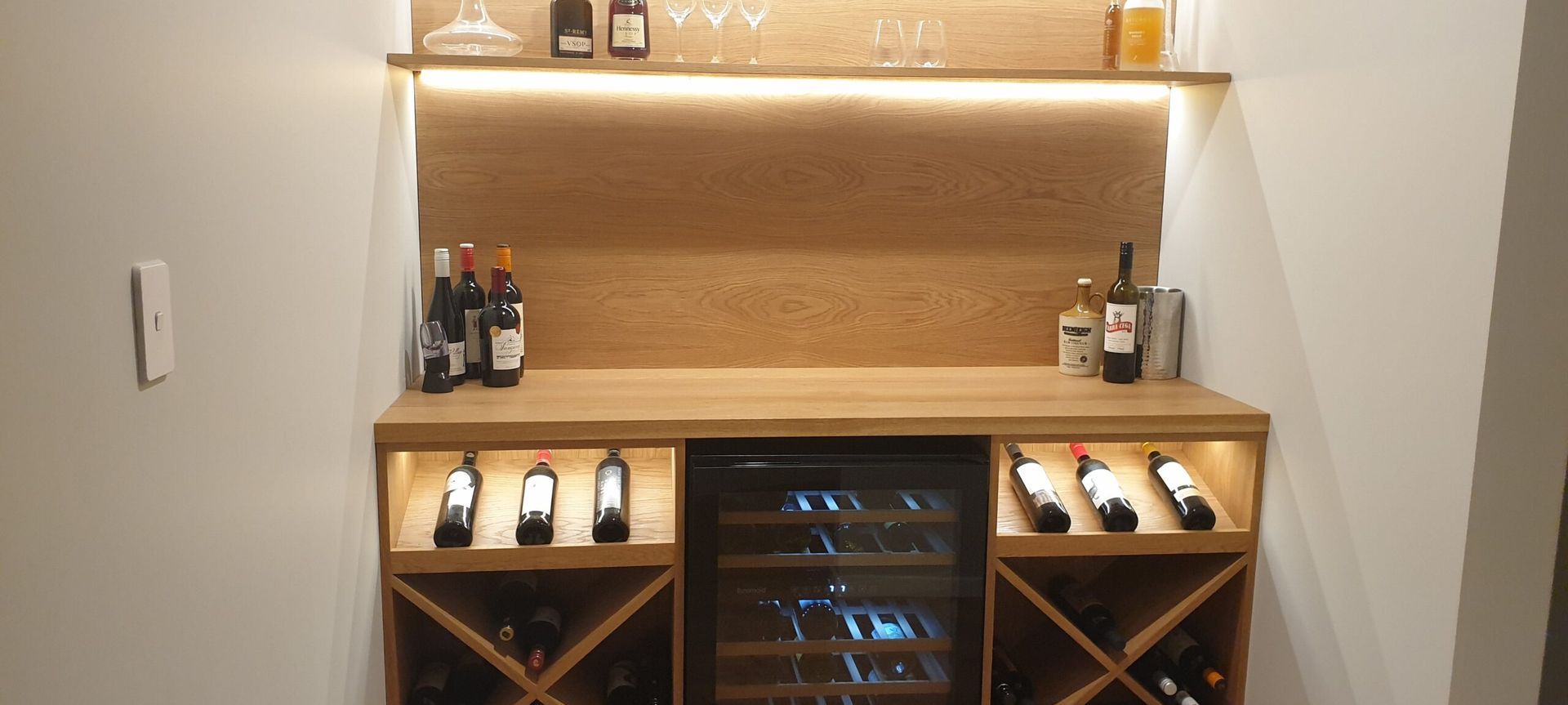 White Oak Wine Cellar banner