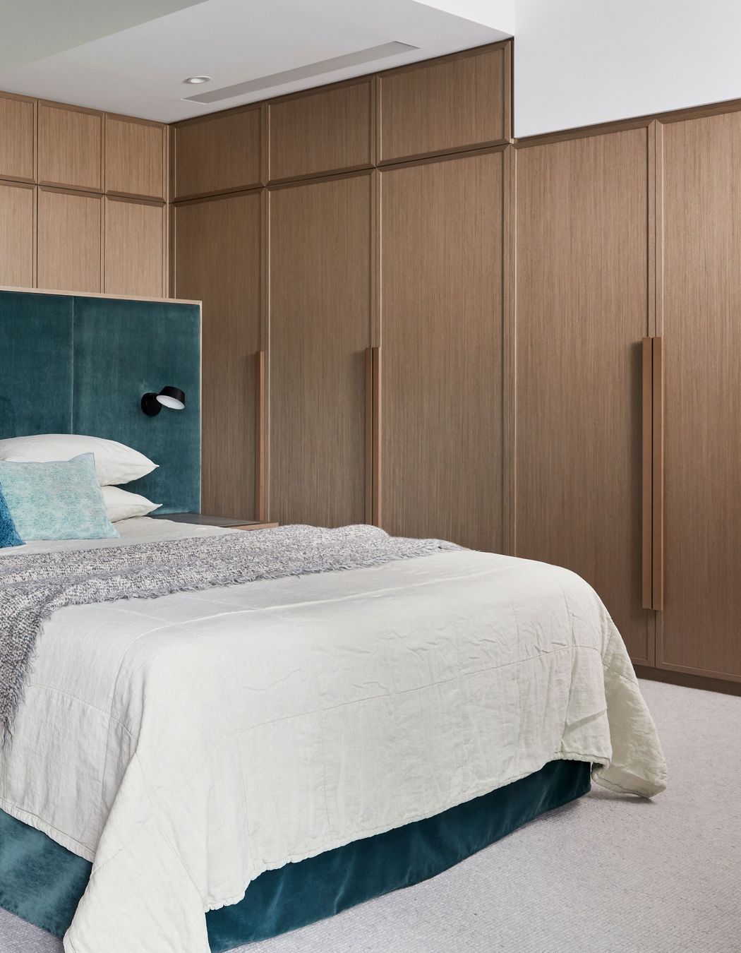 230222HopetounHouseMasterBedroom420-copy.jpg