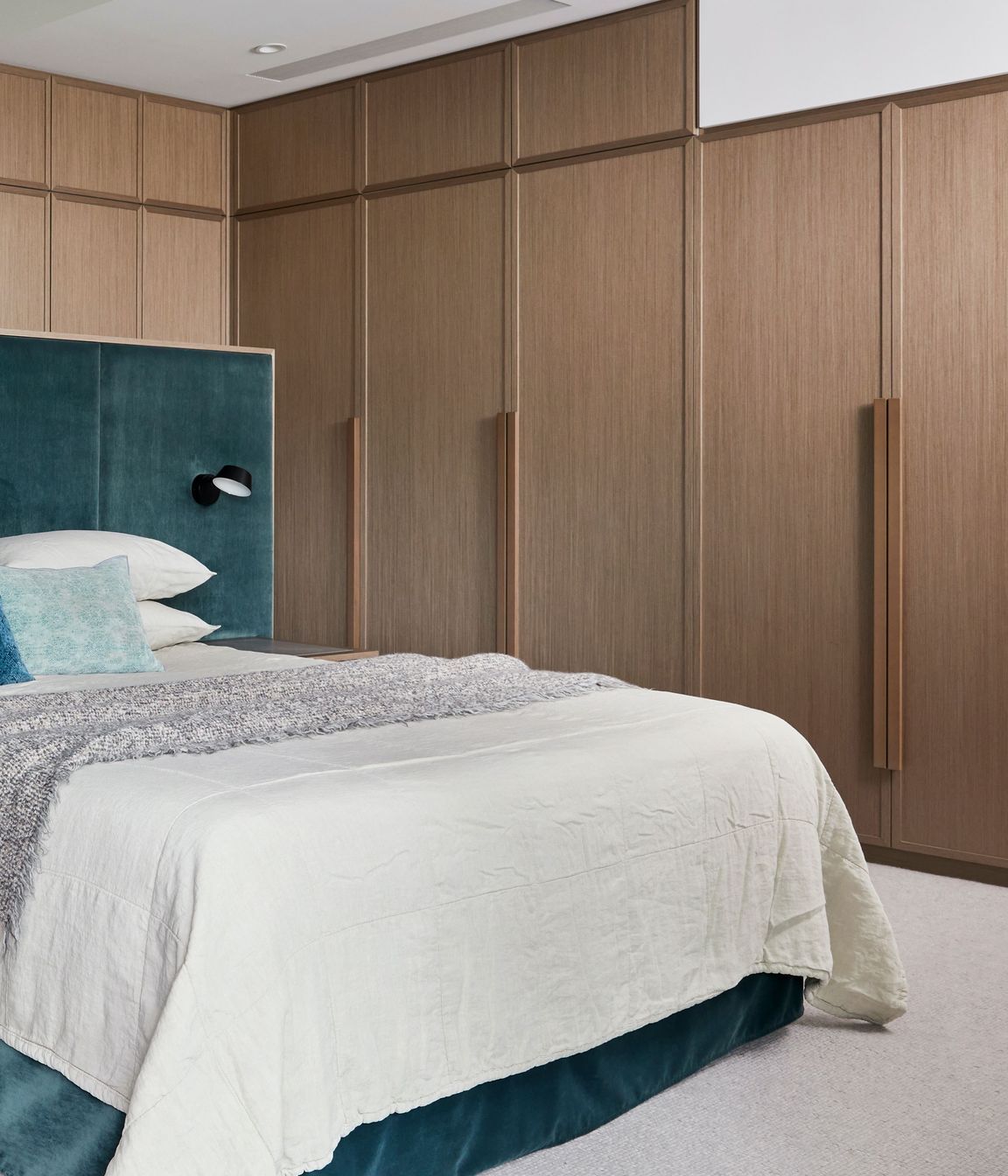 230222HopetounHouseMasterBedroom420-copy.jpg